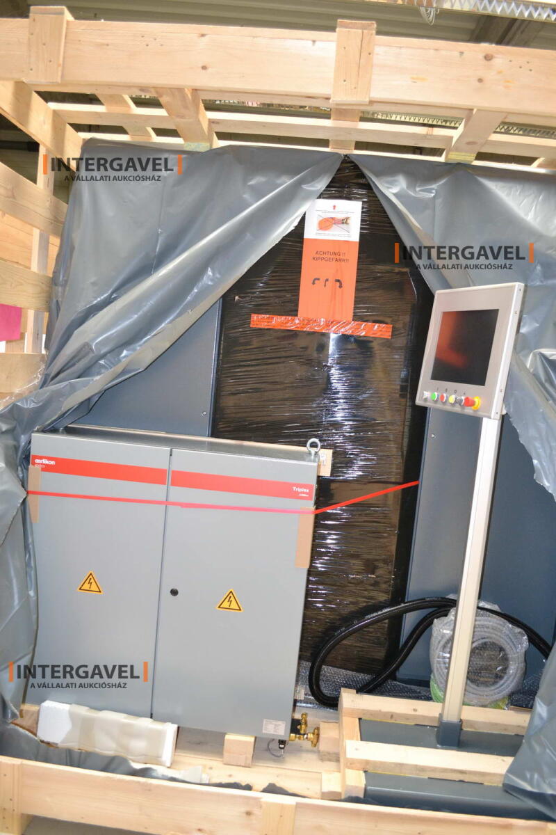 Plasma spraying equipment 8