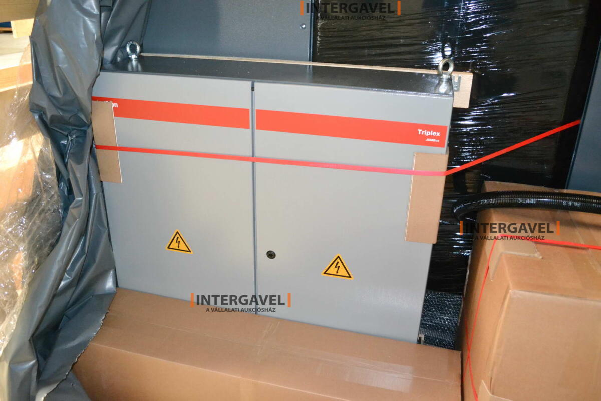 Plasma spraying equipment 26