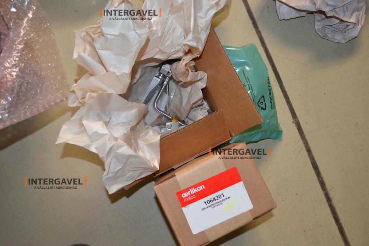 Plasma spraying equipment 30