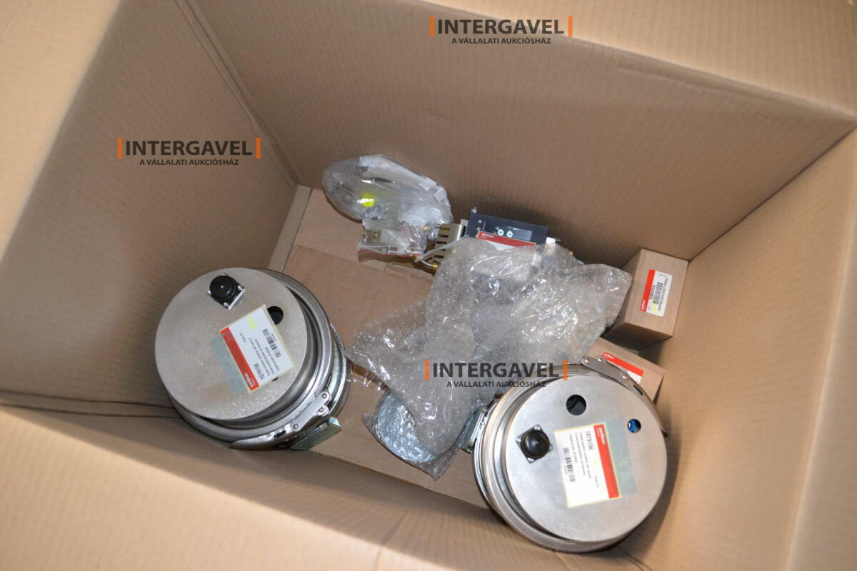 Plasma spraying equipment 31