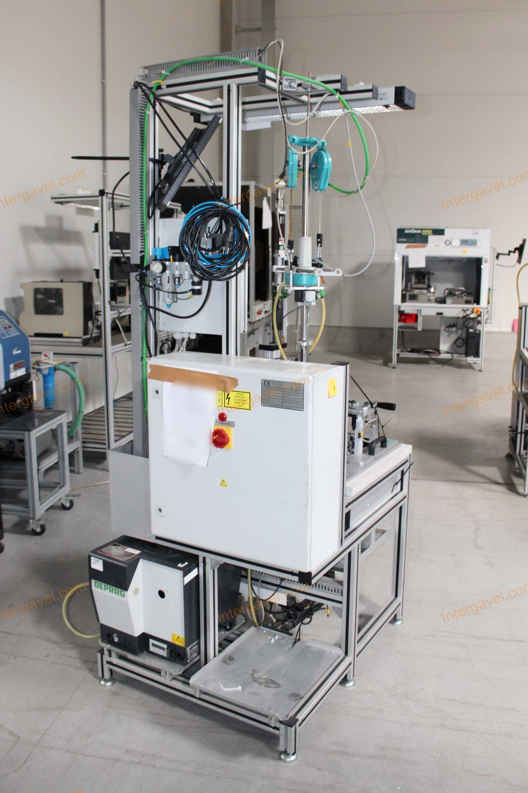 Bontott szerelő munkahely 2