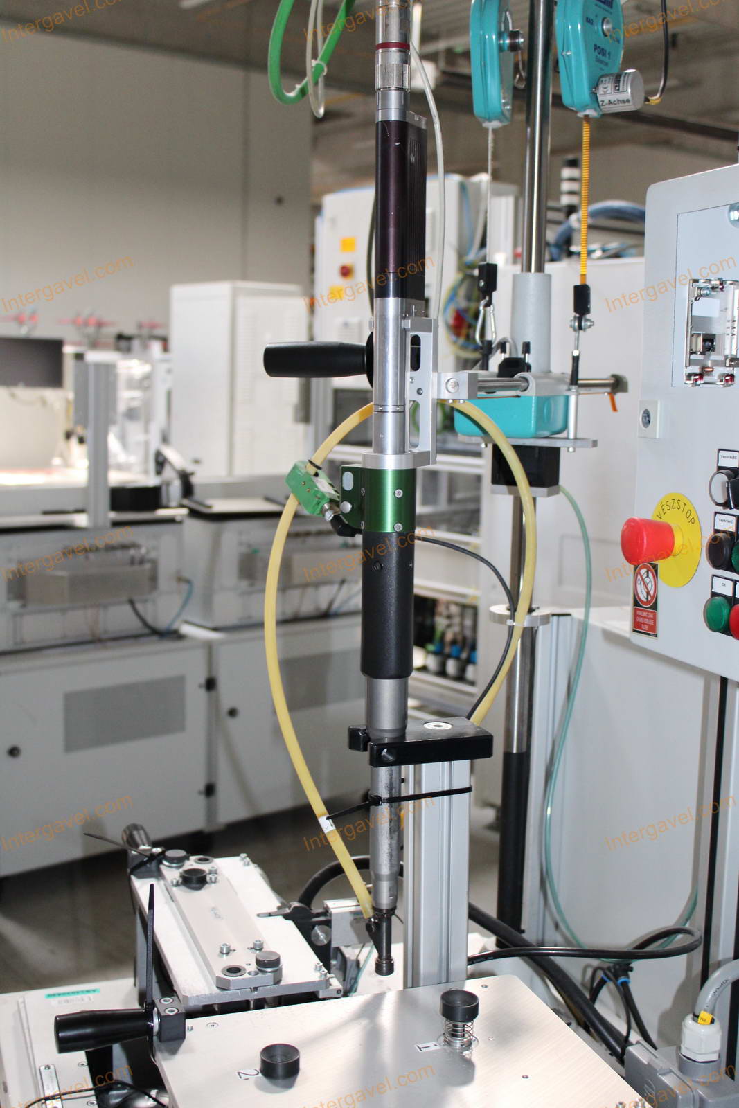 Bontott szerelő munkahely 7