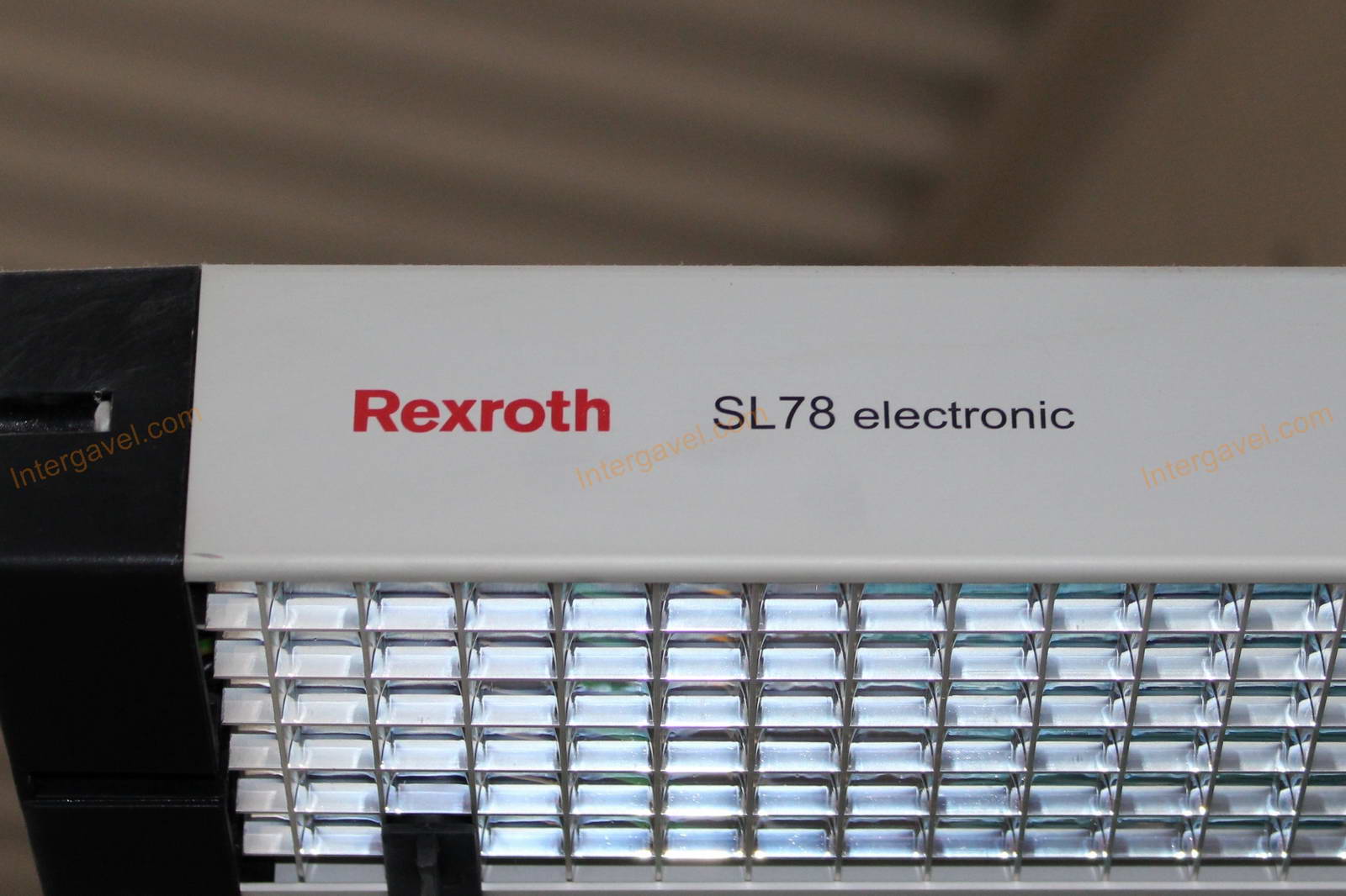 Bontott szerelő munkahely 16