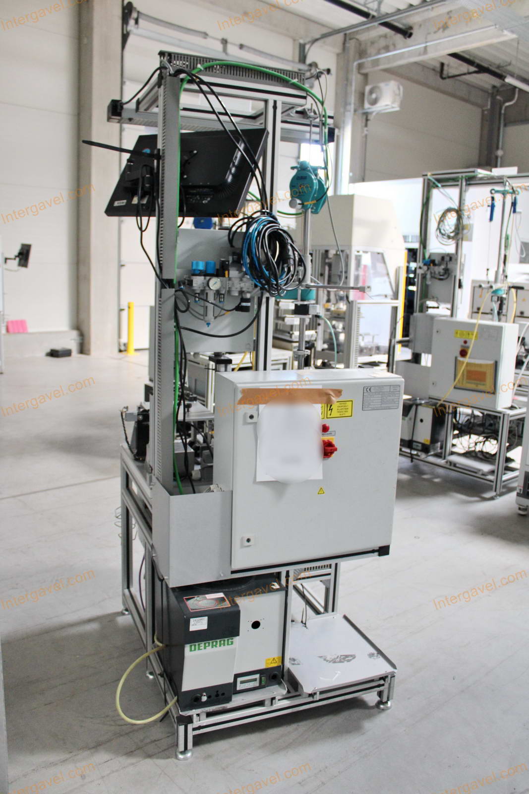 Bontott szerelő munkahely 21