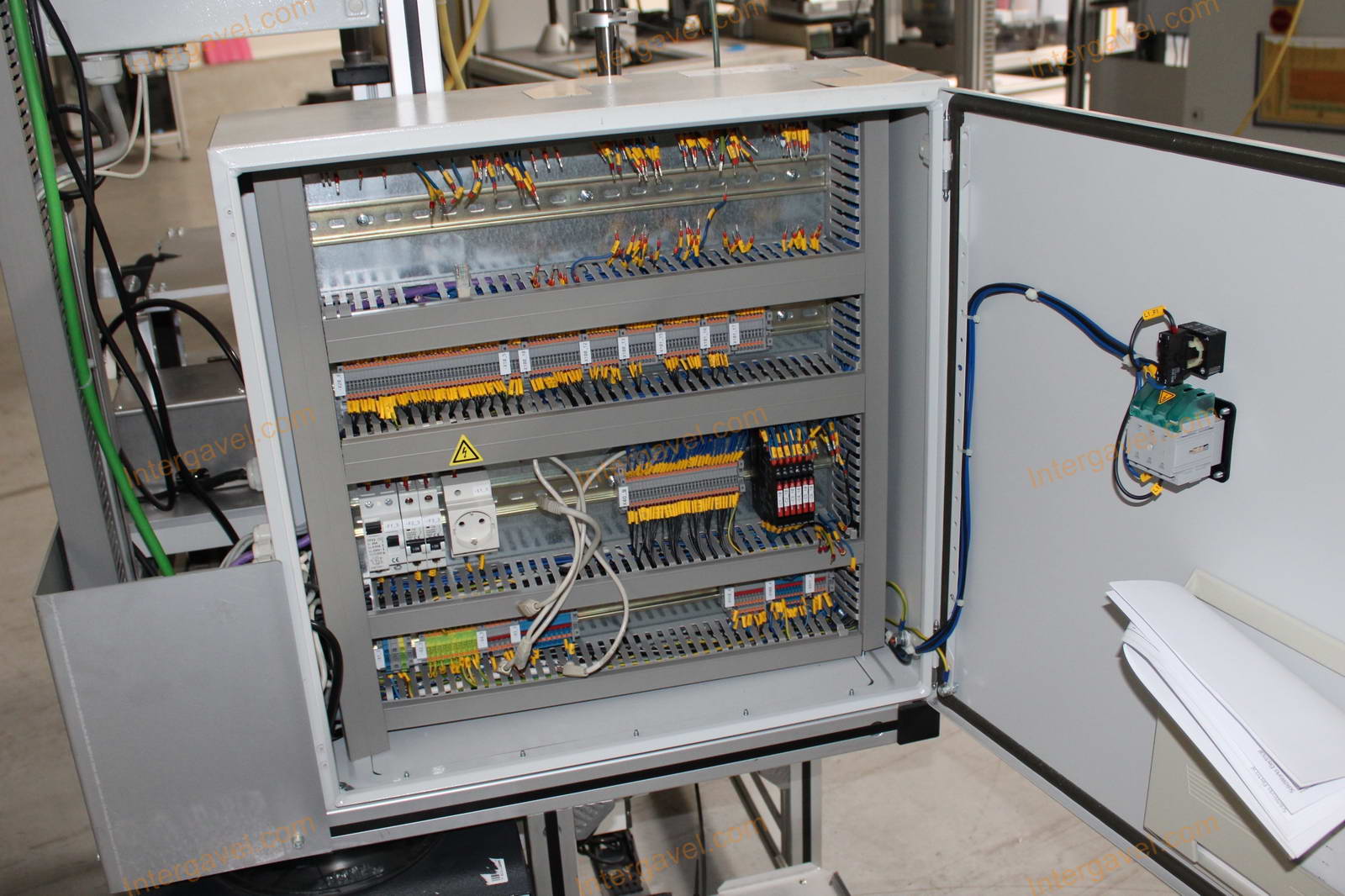 Bontott szerelő munkahely 24