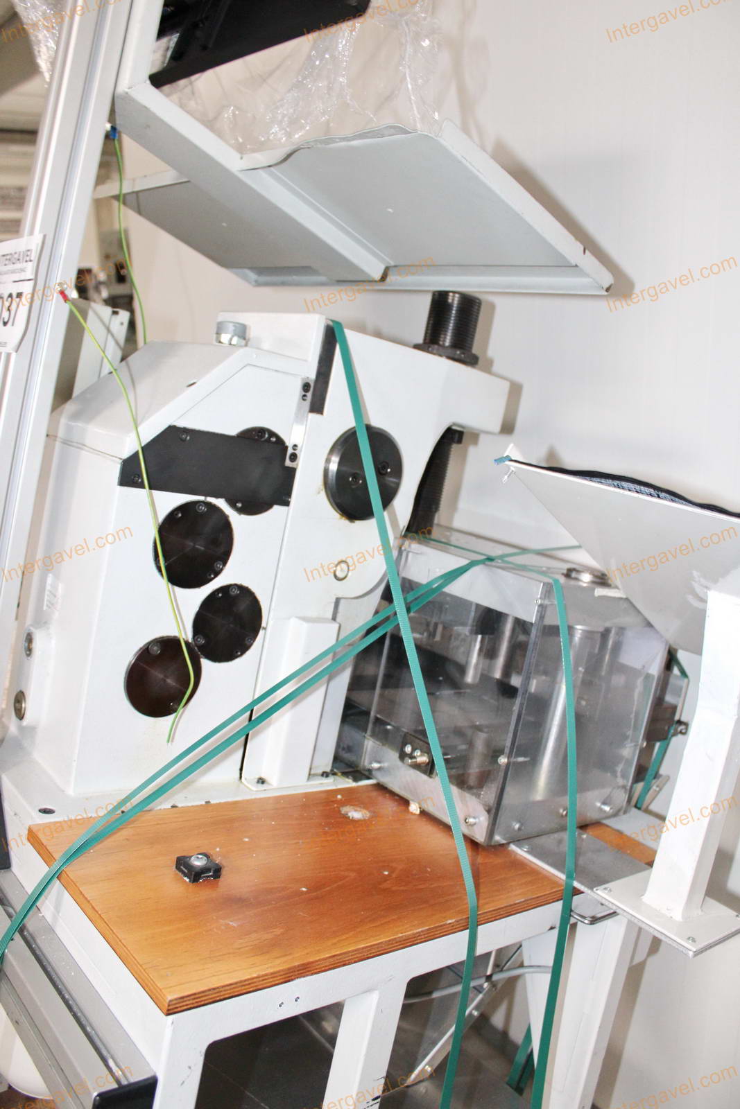 Bontott szerelő munkahely 2