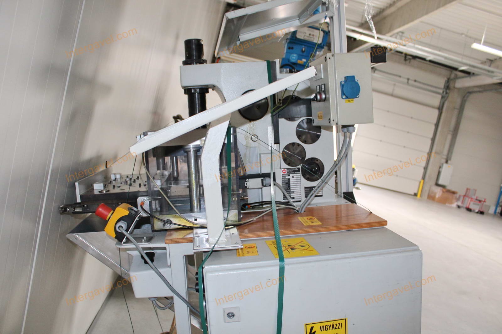 Bontott szerelő munkahely 6