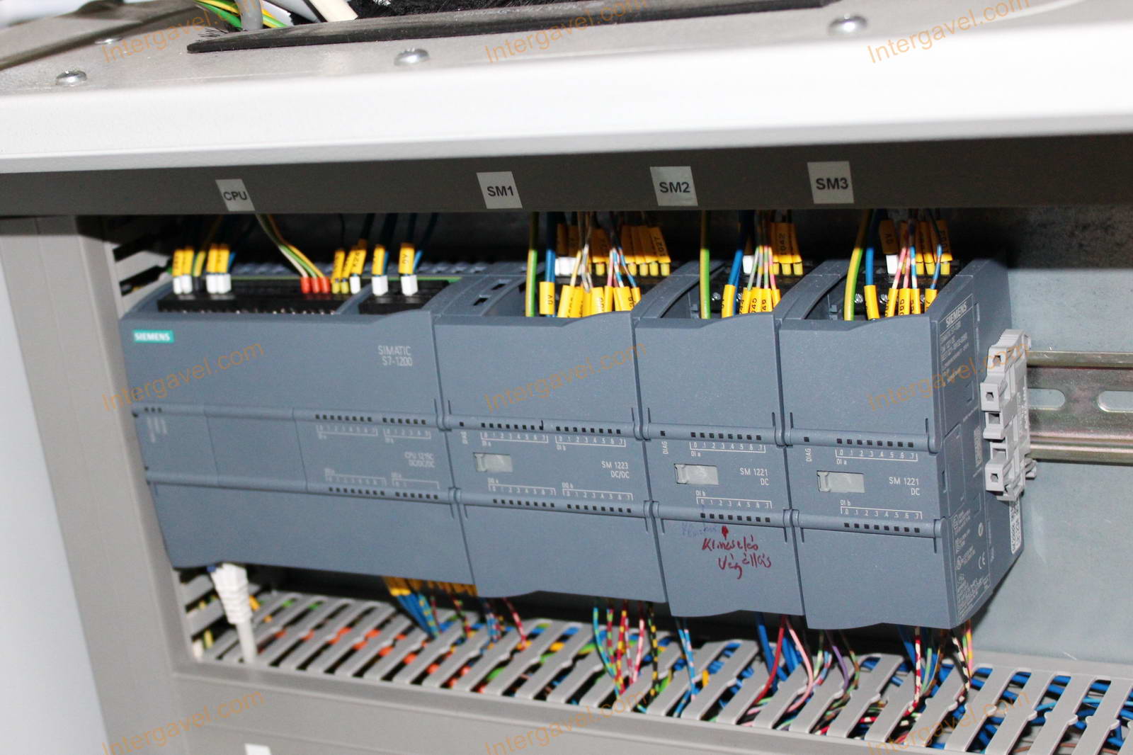 Bontott szerelő munkahely 17