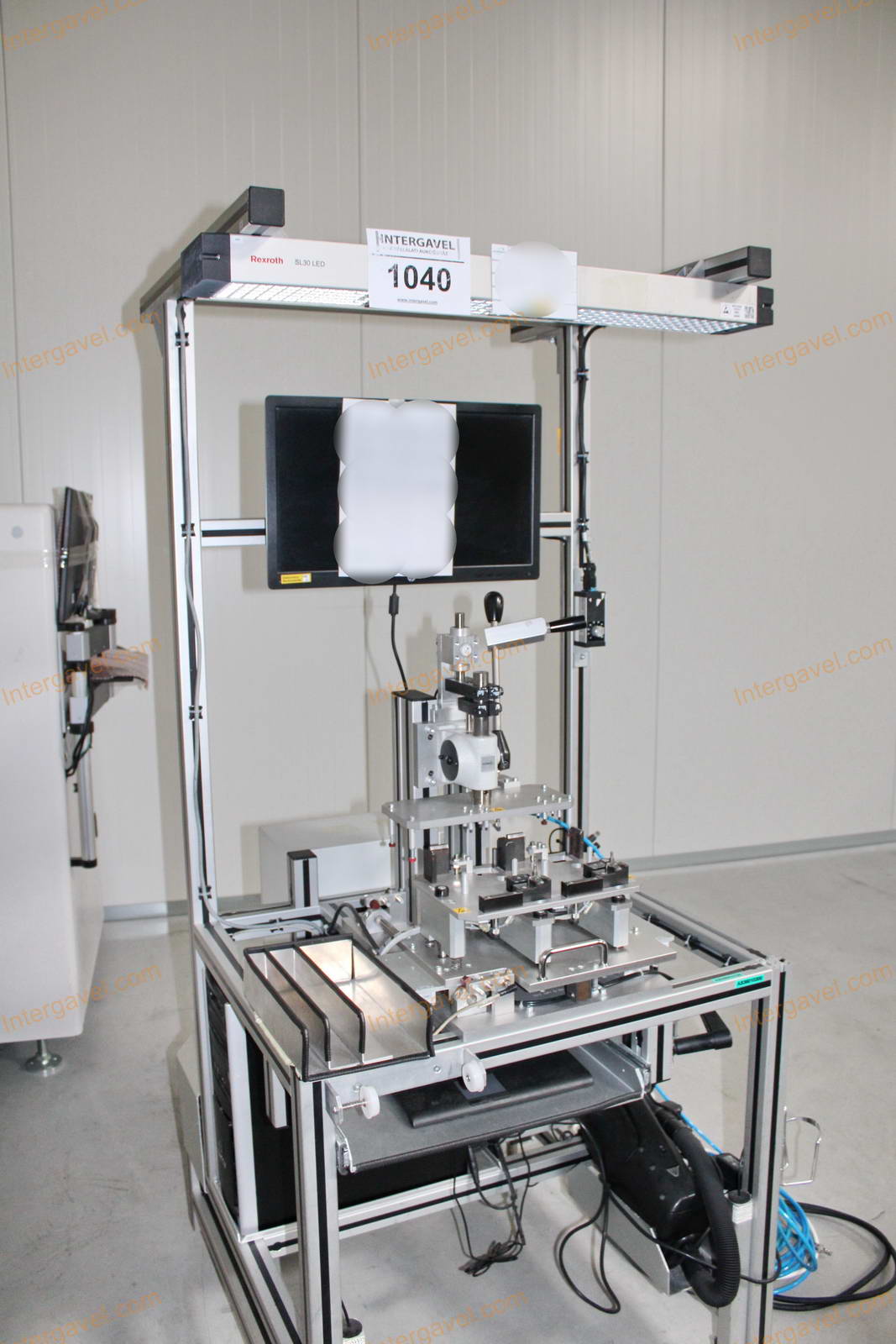 Bontott szerelő munkahely 4