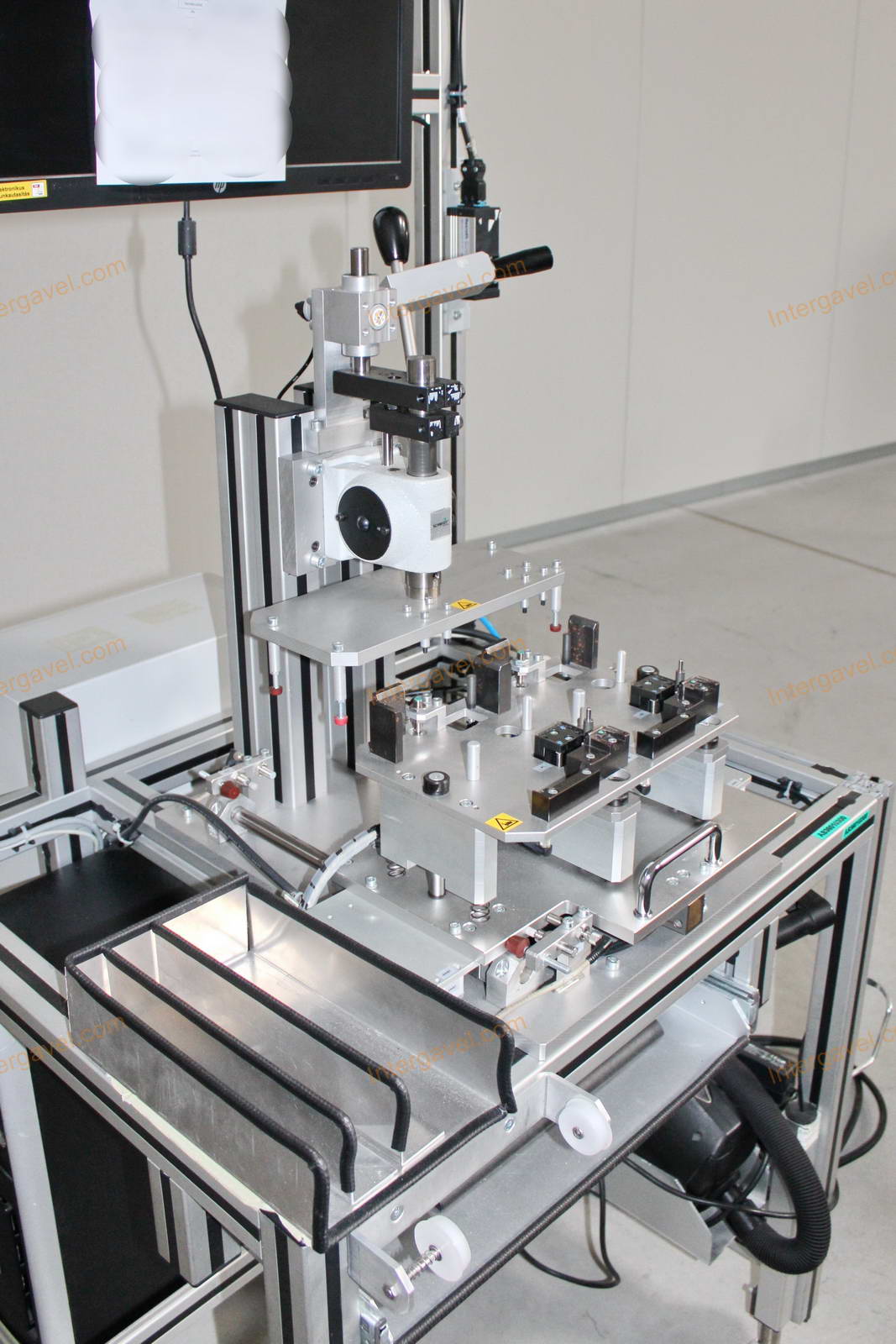 Bontott szerelő munkahely 5