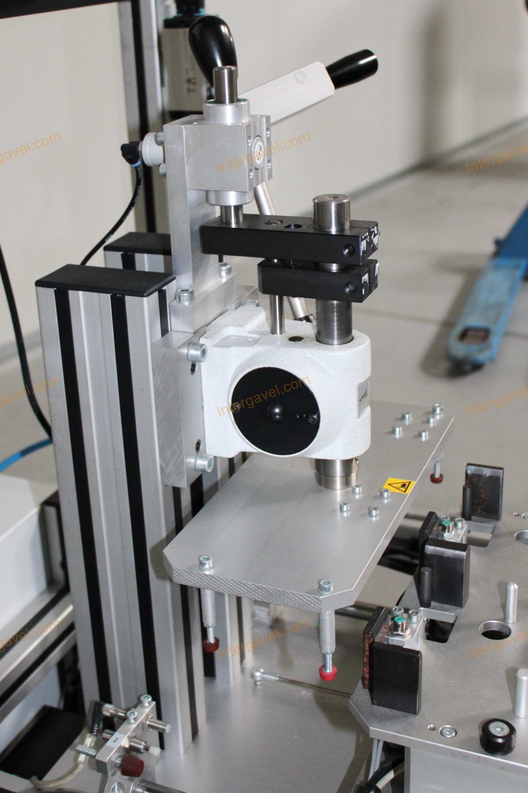 Bontott szerelő munkahely 6