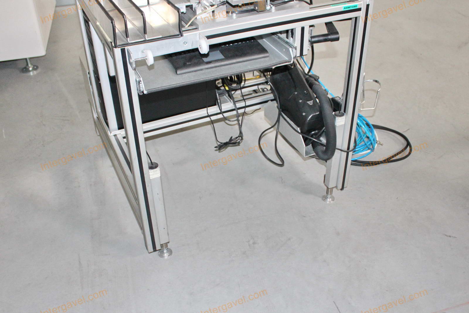 Bontott szerelő munkahely 12