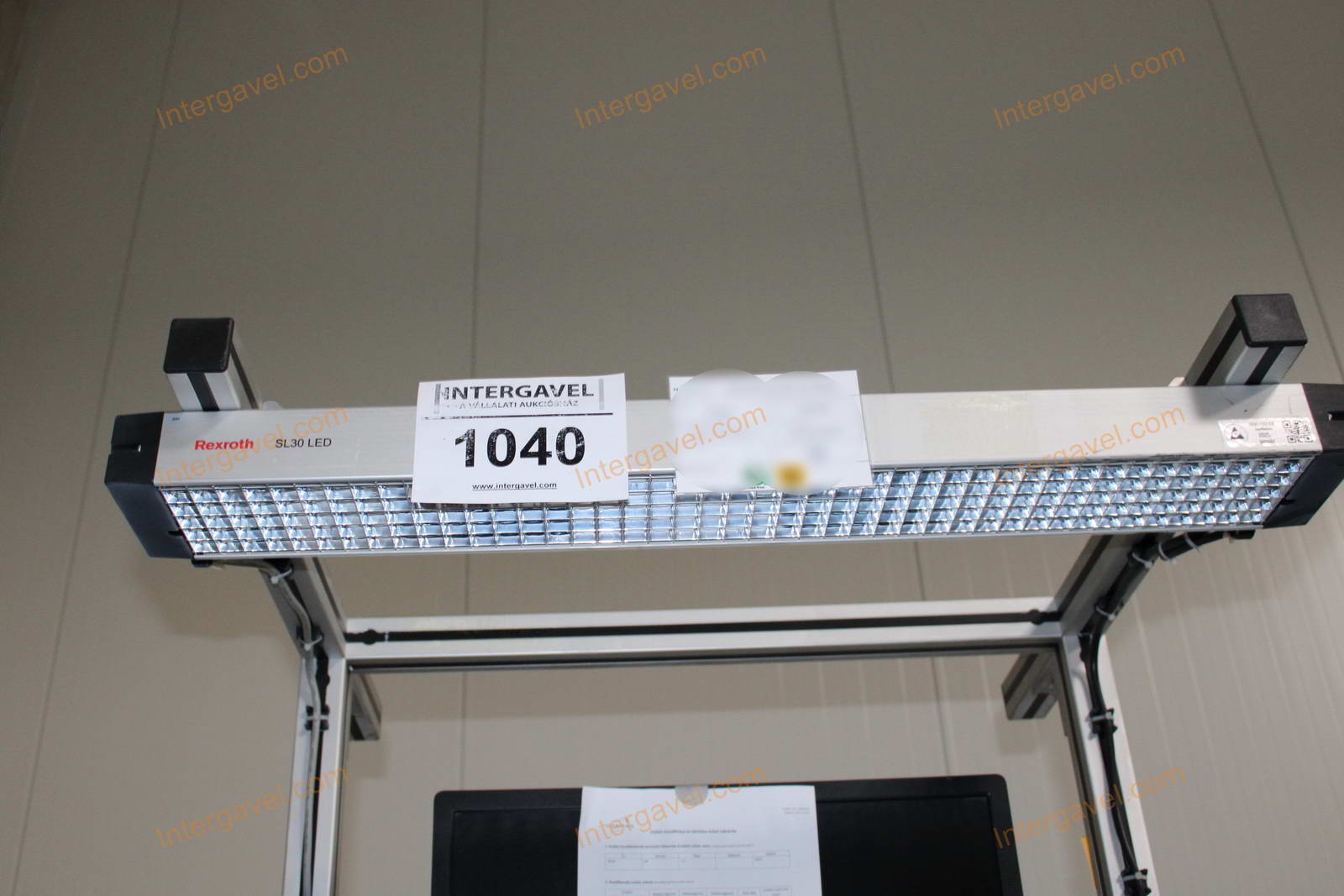 Bontott szerelő munkahely 16