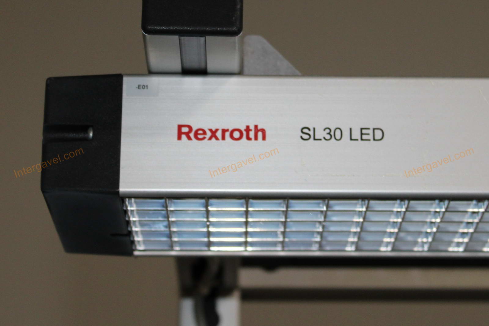 Bontott szerelő munkahely 17