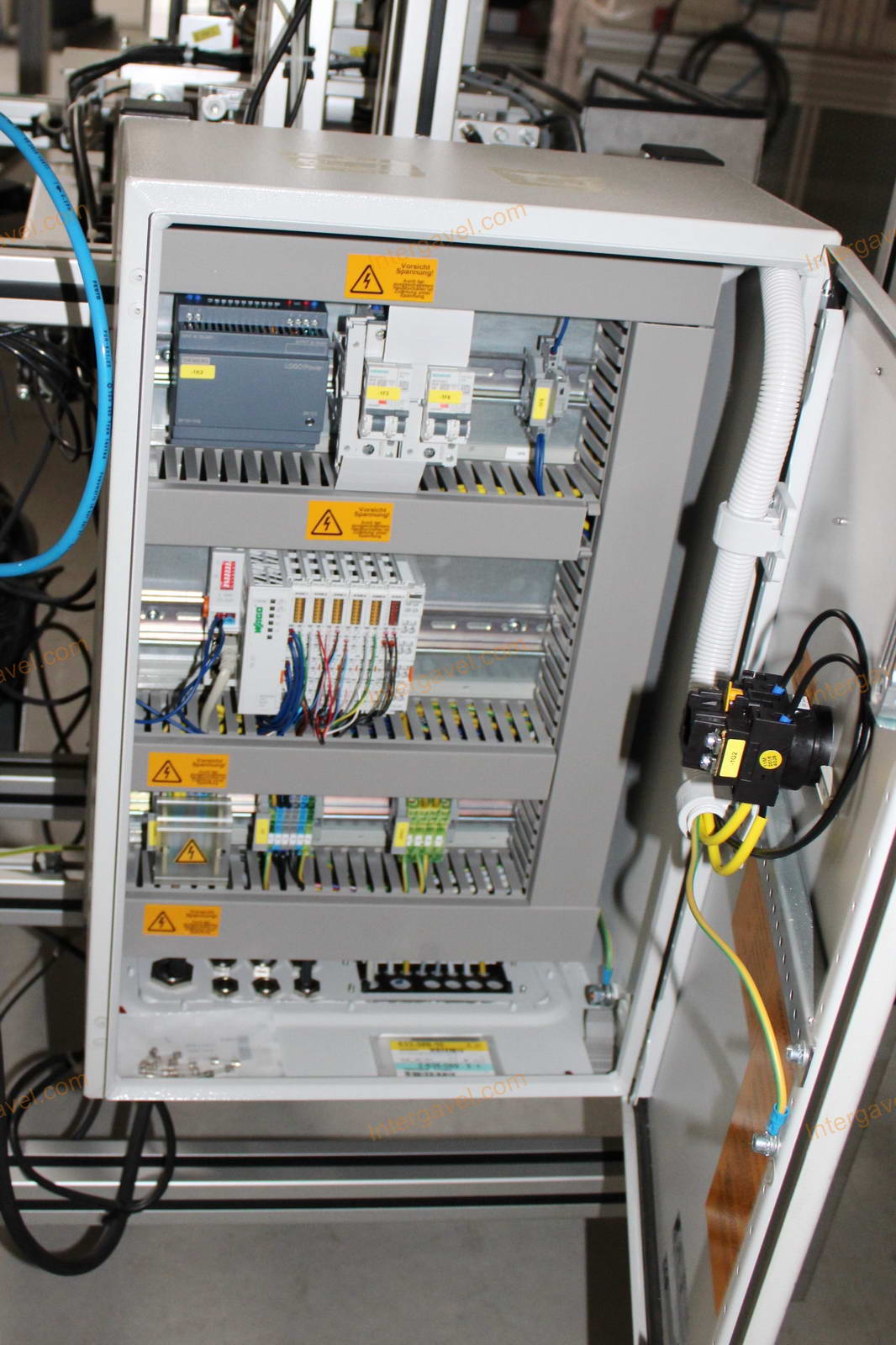 Bontott szerelő munkahely 23