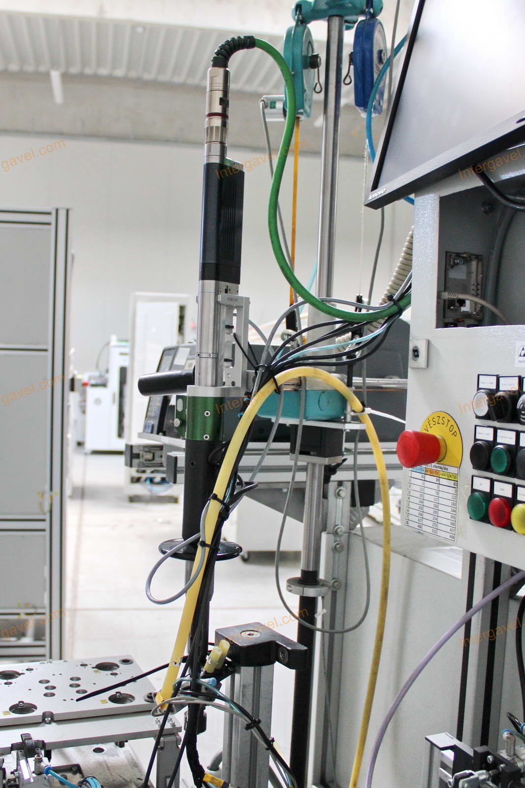 Bontott szerelő munkahely 8