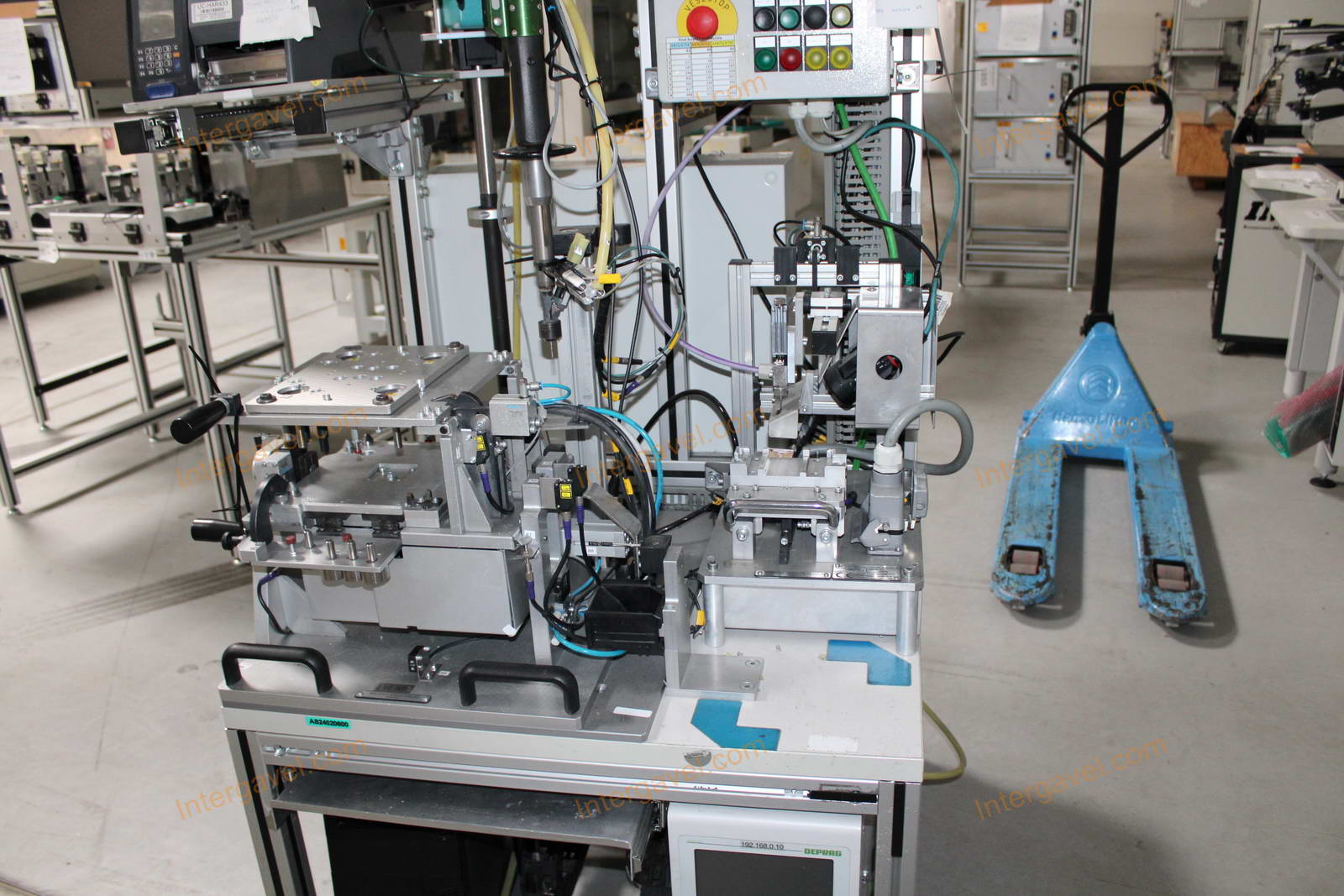 Bontott szerelő munkahely 14