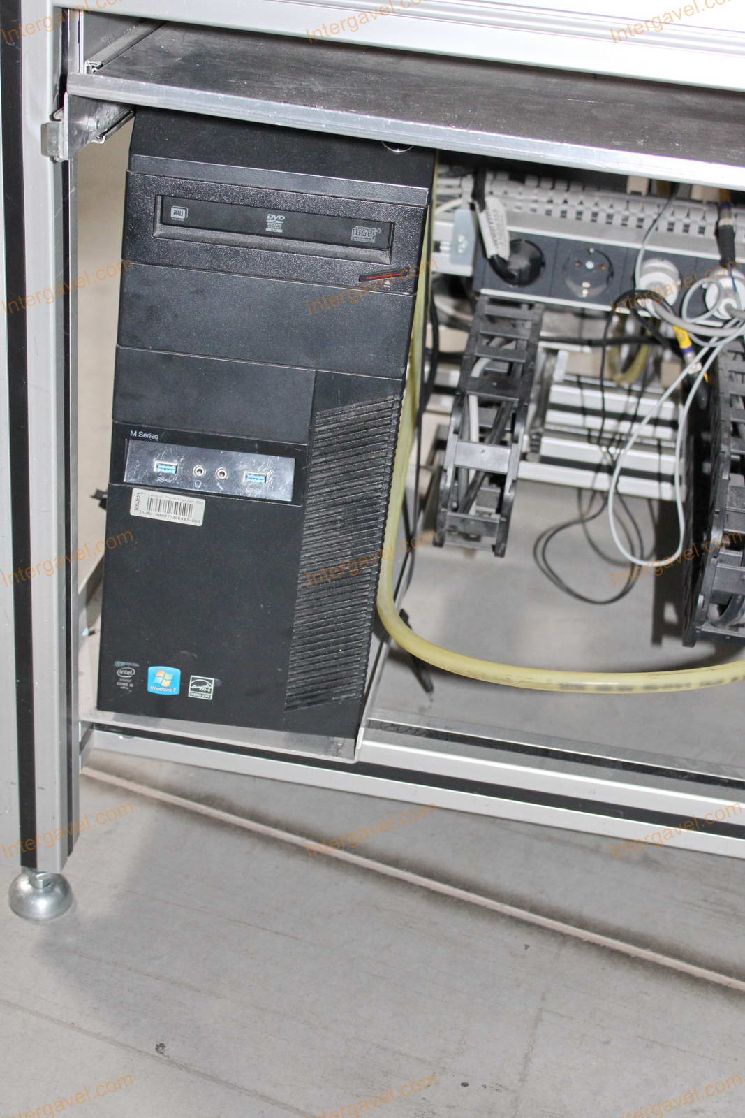 Bontott szerelő munkahely 20