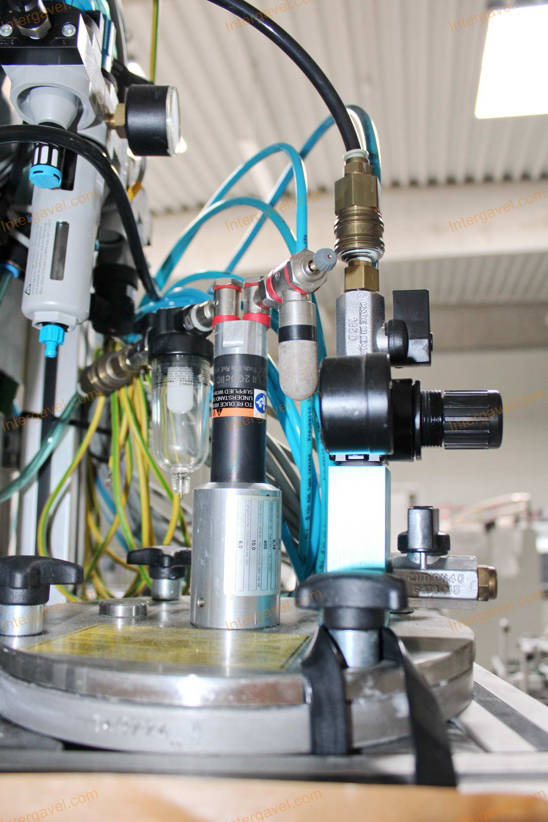 Bontott szerelő munkahely 25