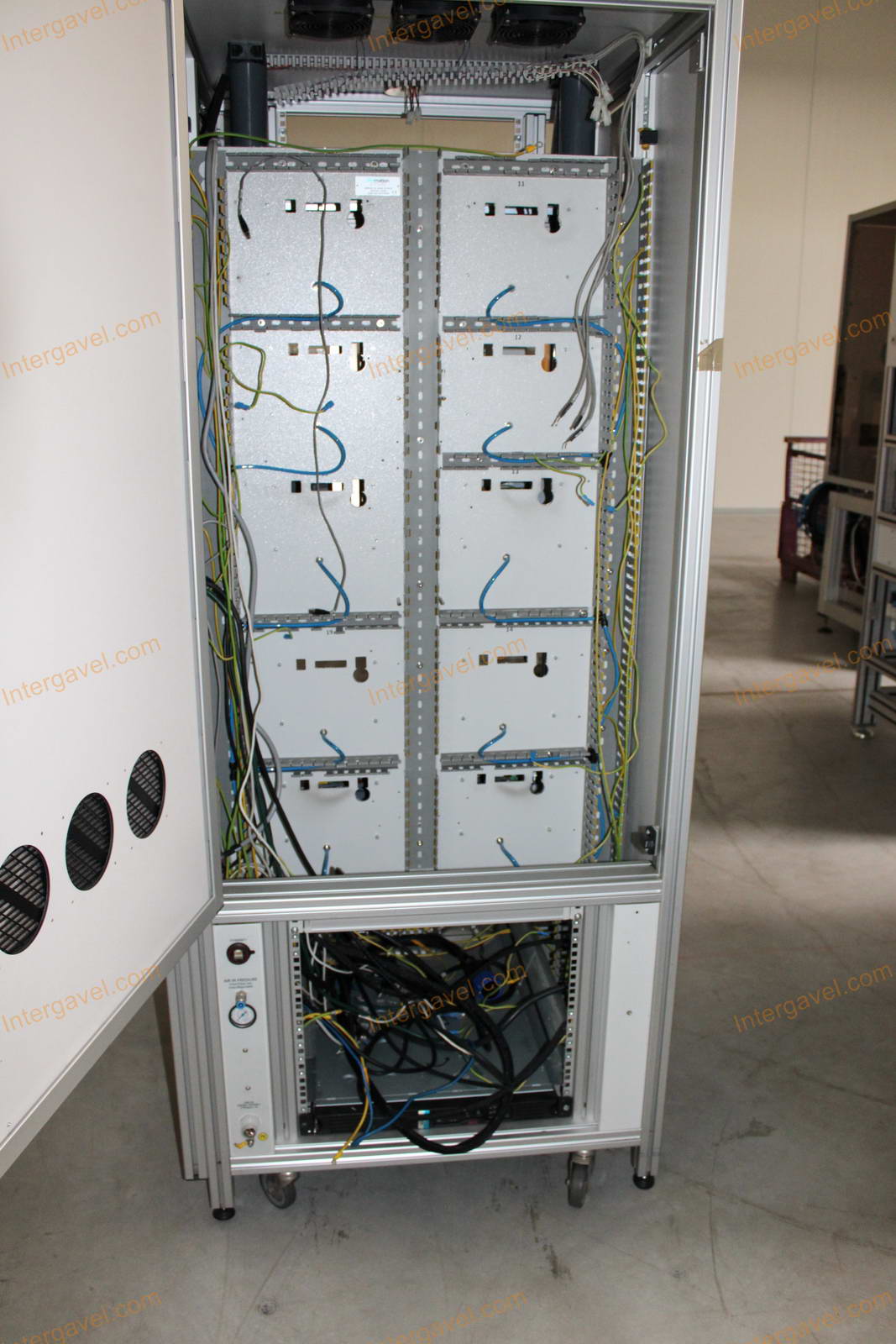 Bontott teszt munkahely 4