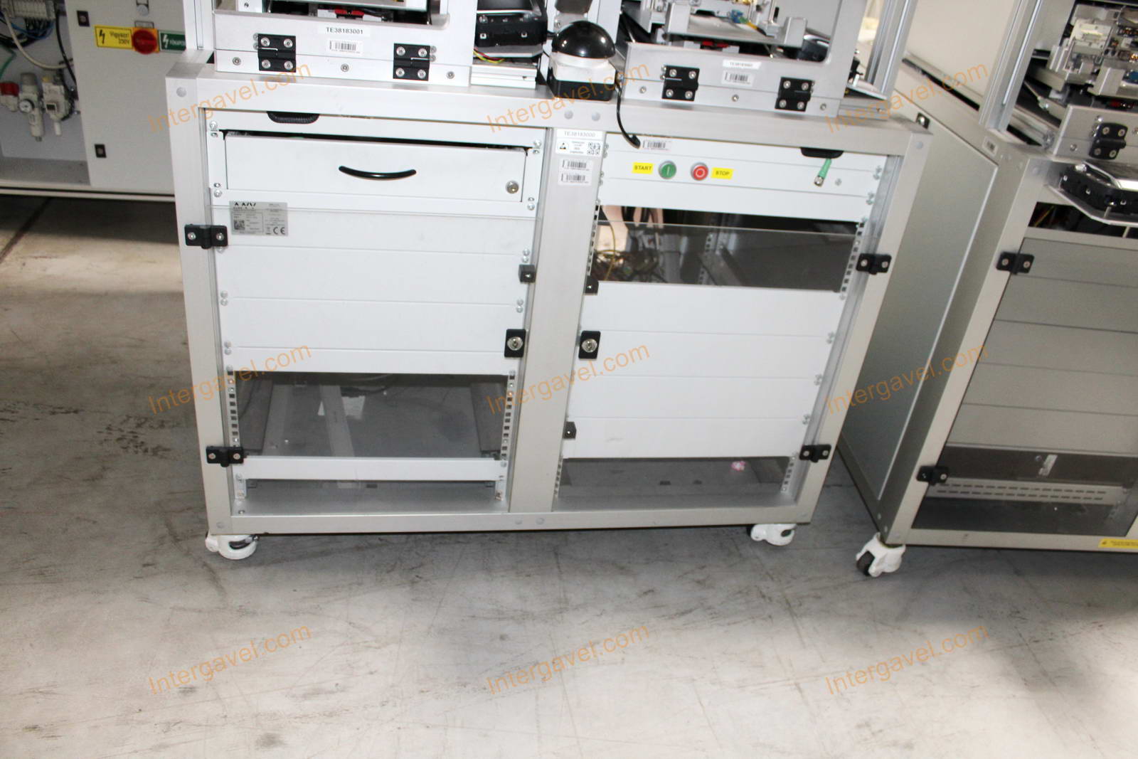 Bontott teszt munkahely 6