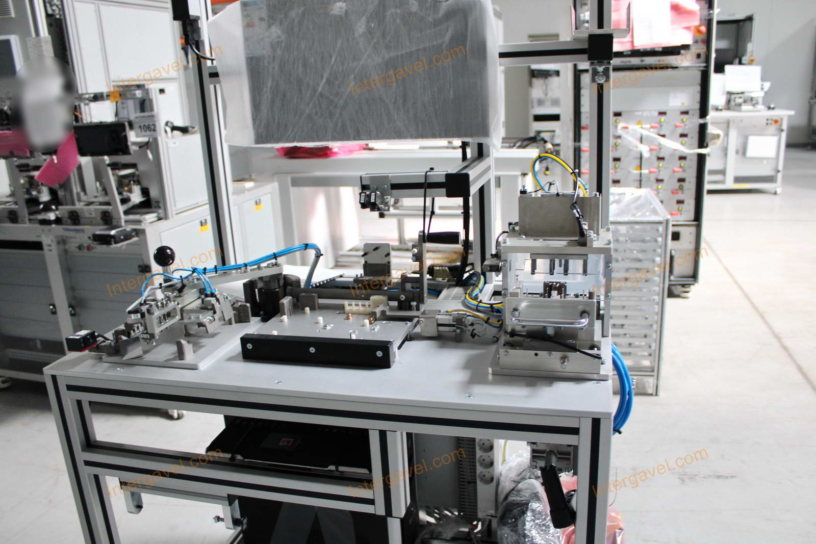 Bontott szerelő munkahely 5