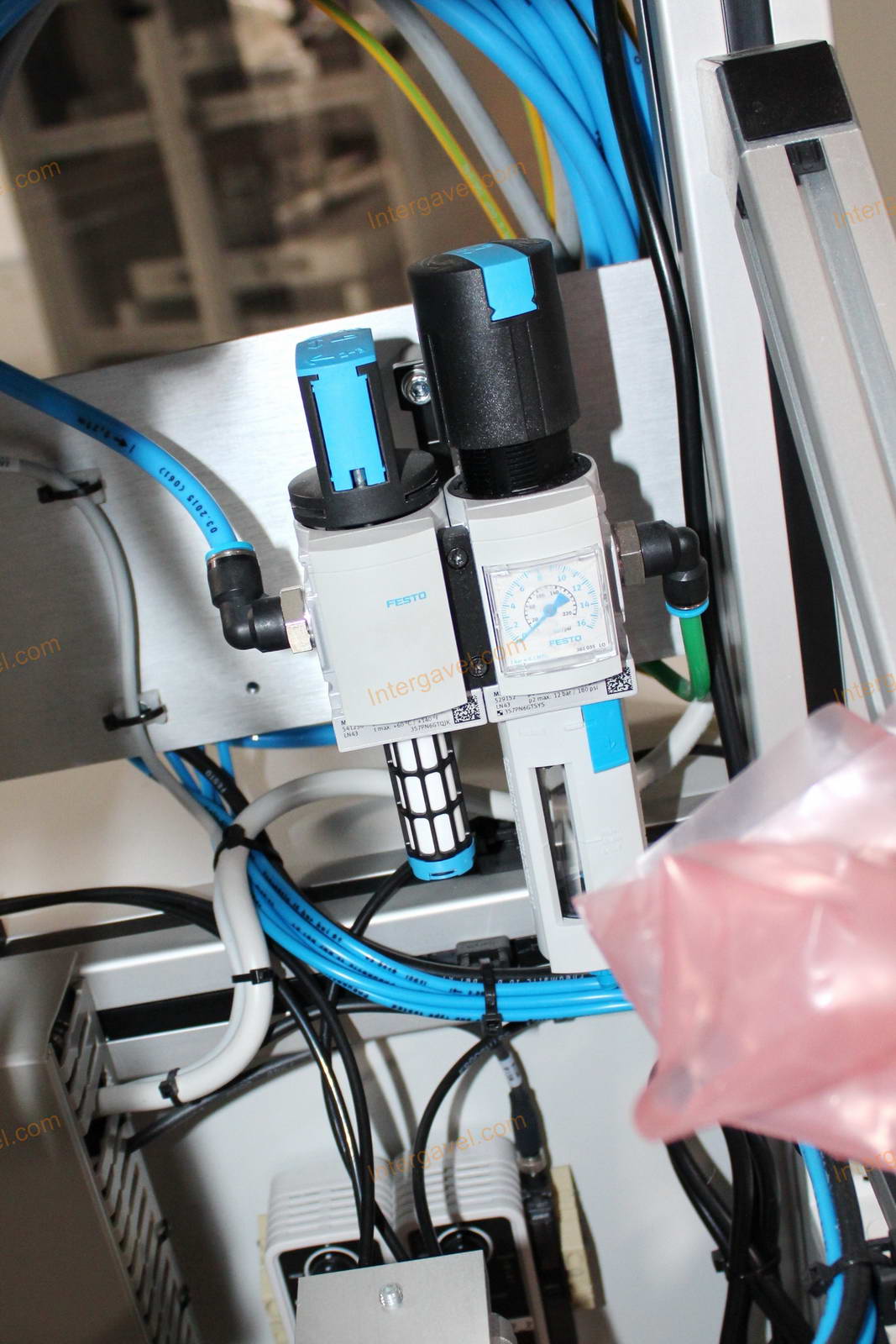 Bontott szerelő munkahely 10