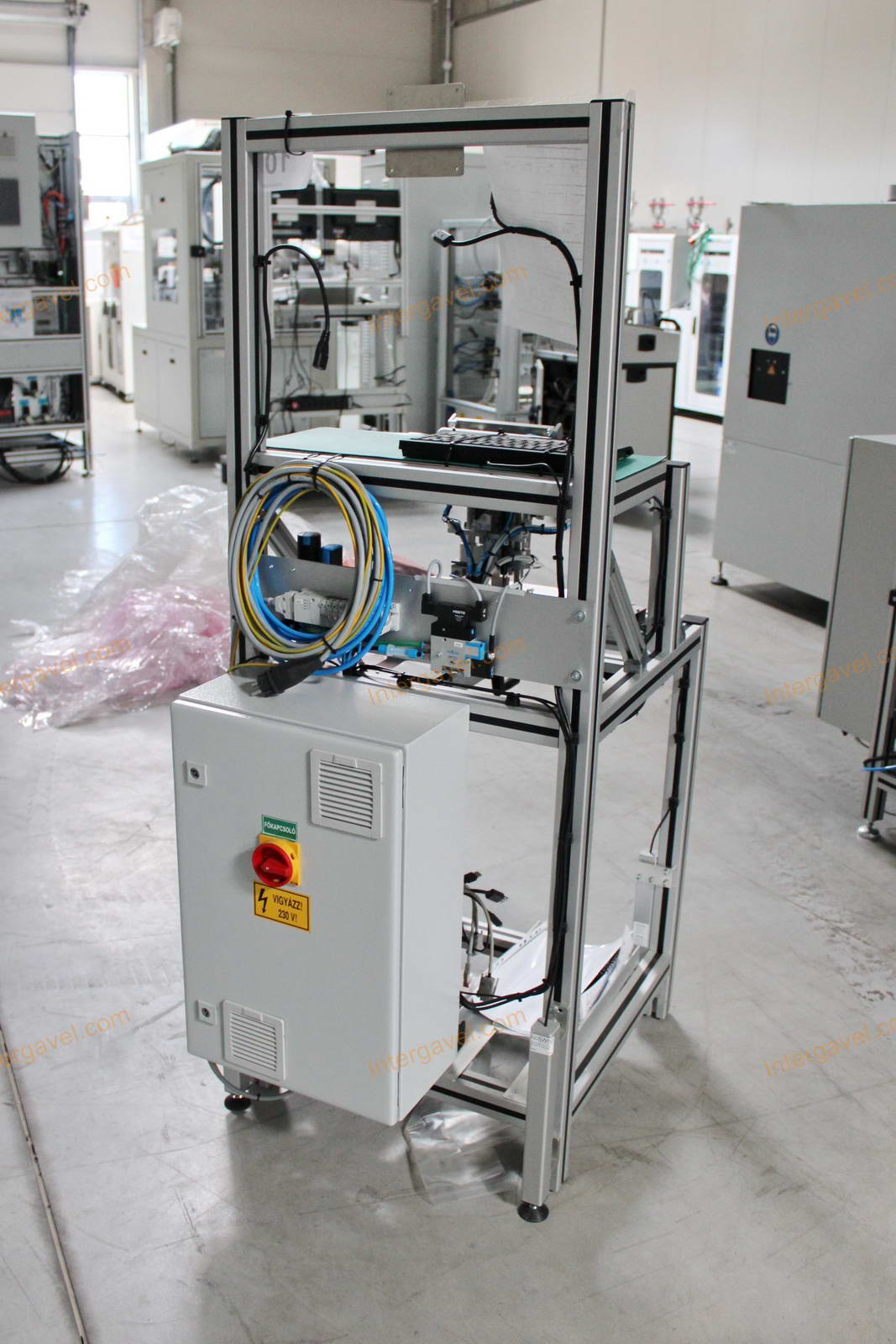 Bontott szerelő munkahely 12