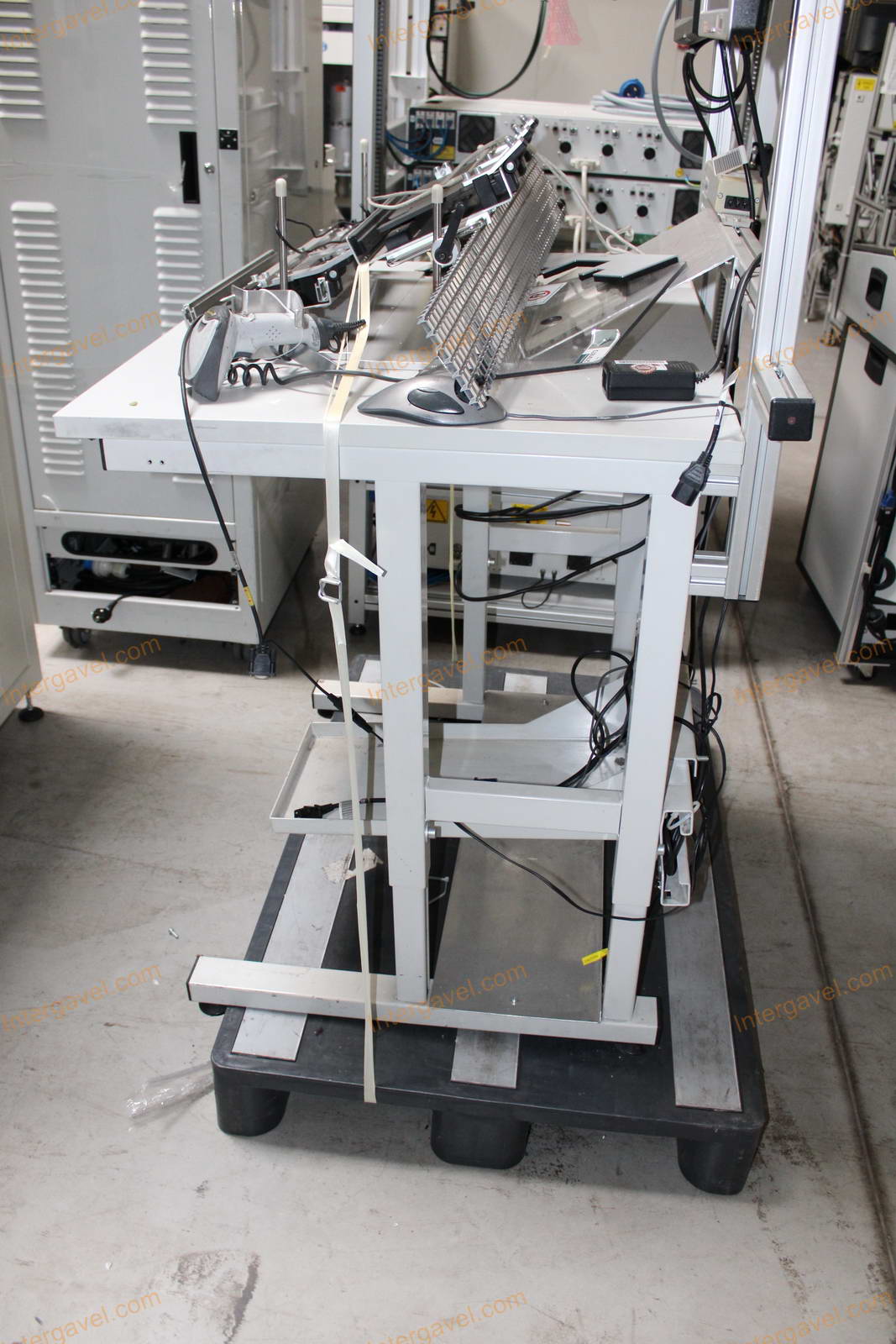 Bontott szerelő munkahely 8