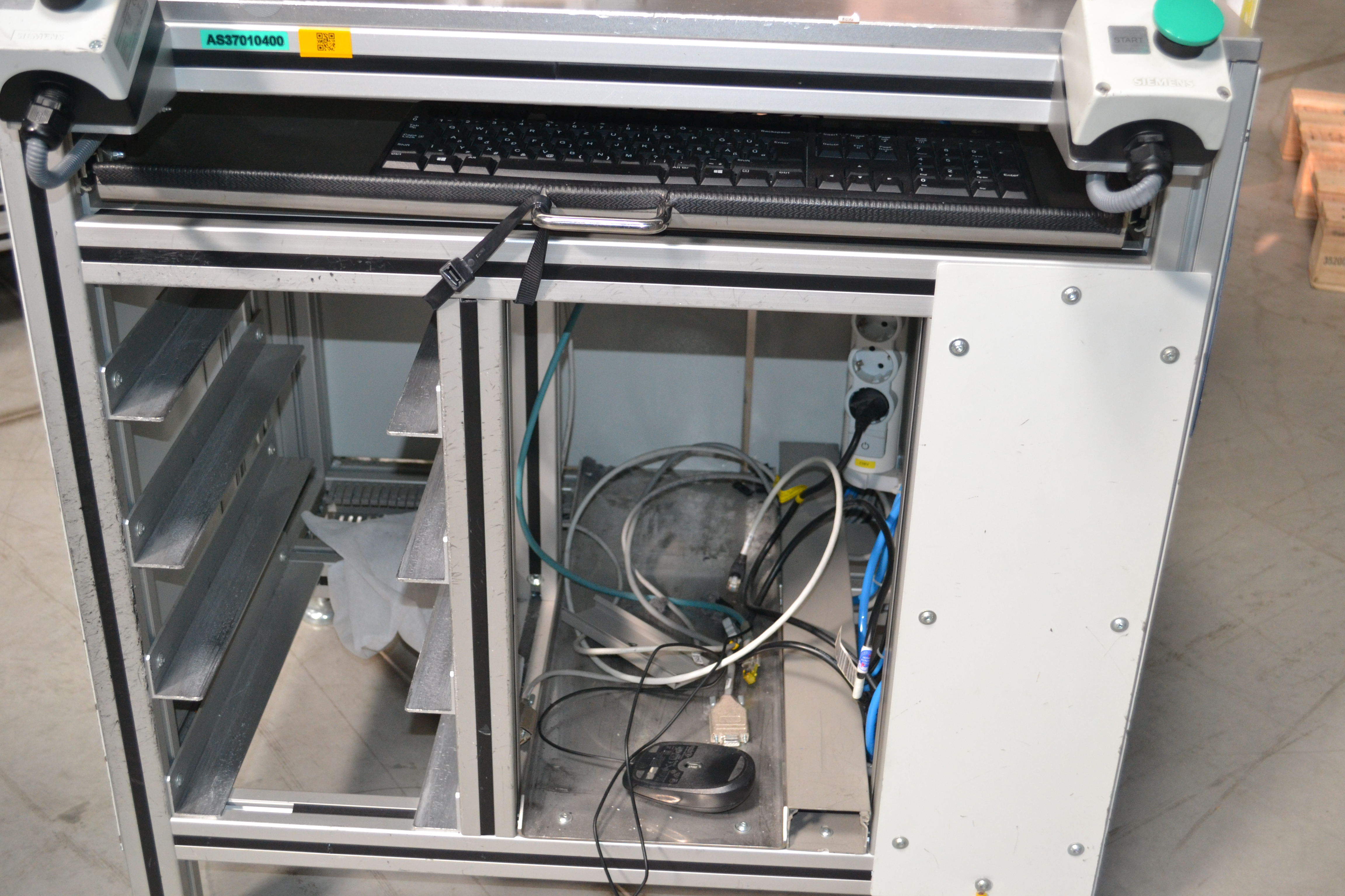 Bontott szerelő munkahely 4