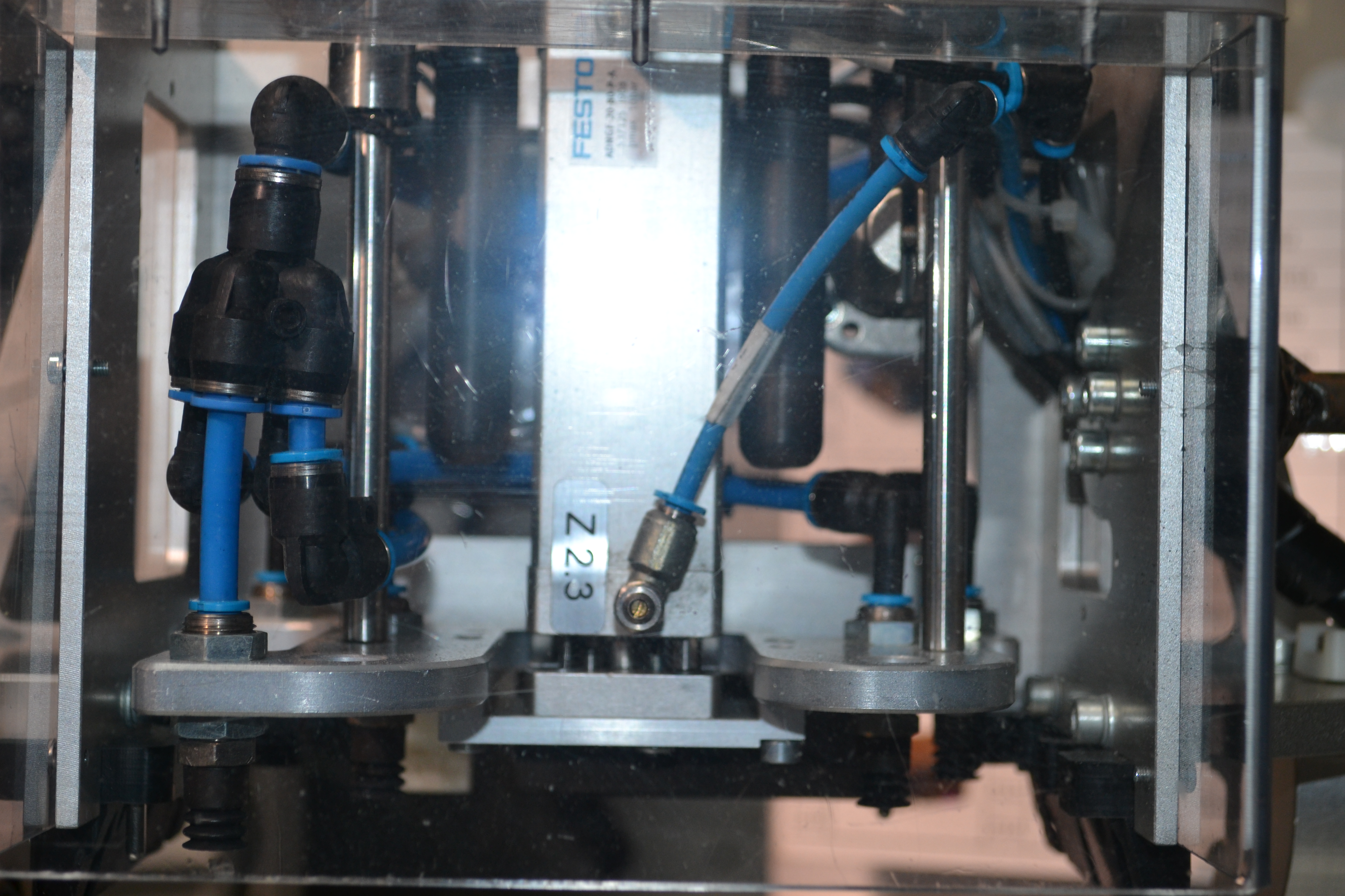 Bontott szerelő munkahely 7