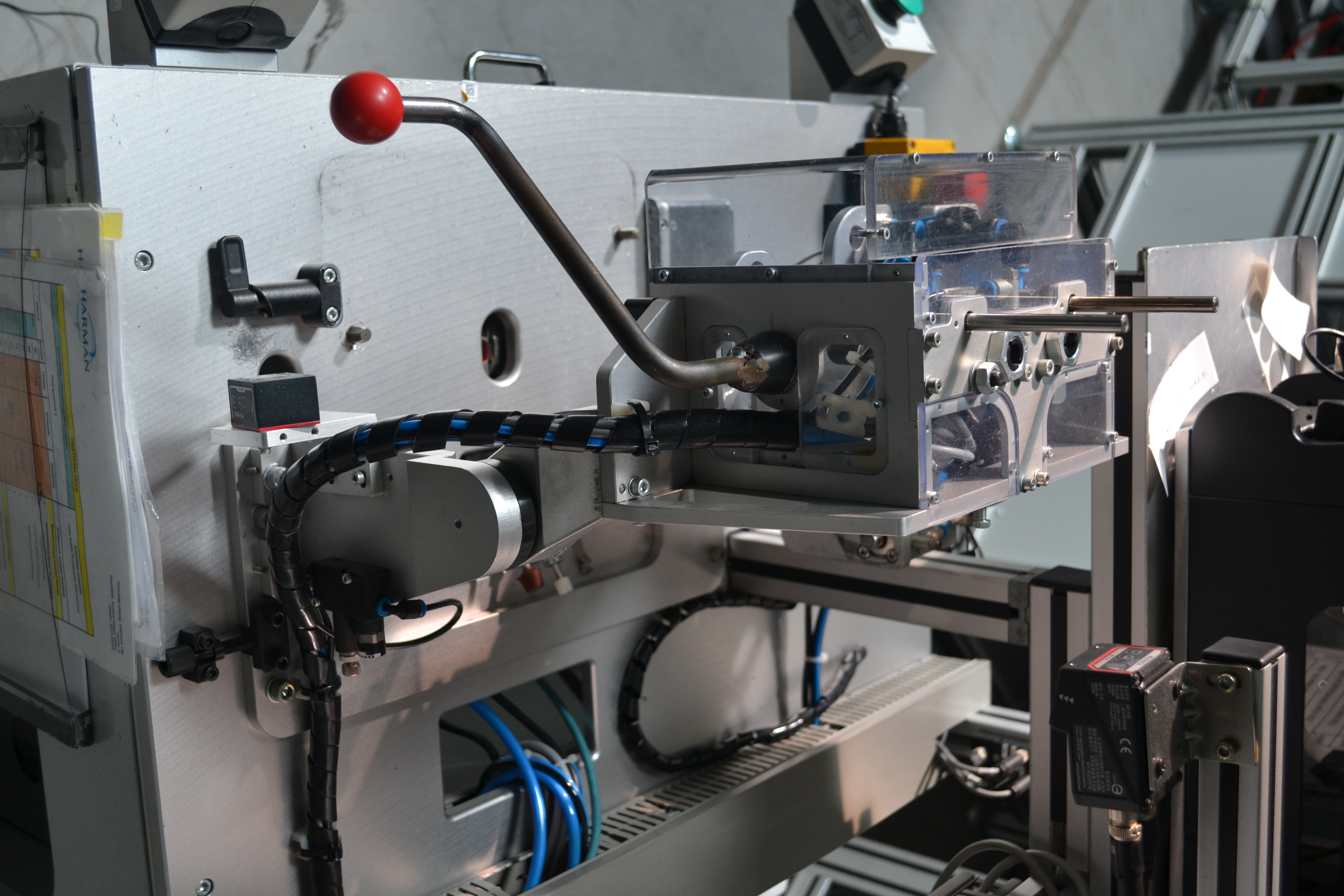 Bontott szerelő munkahely 8