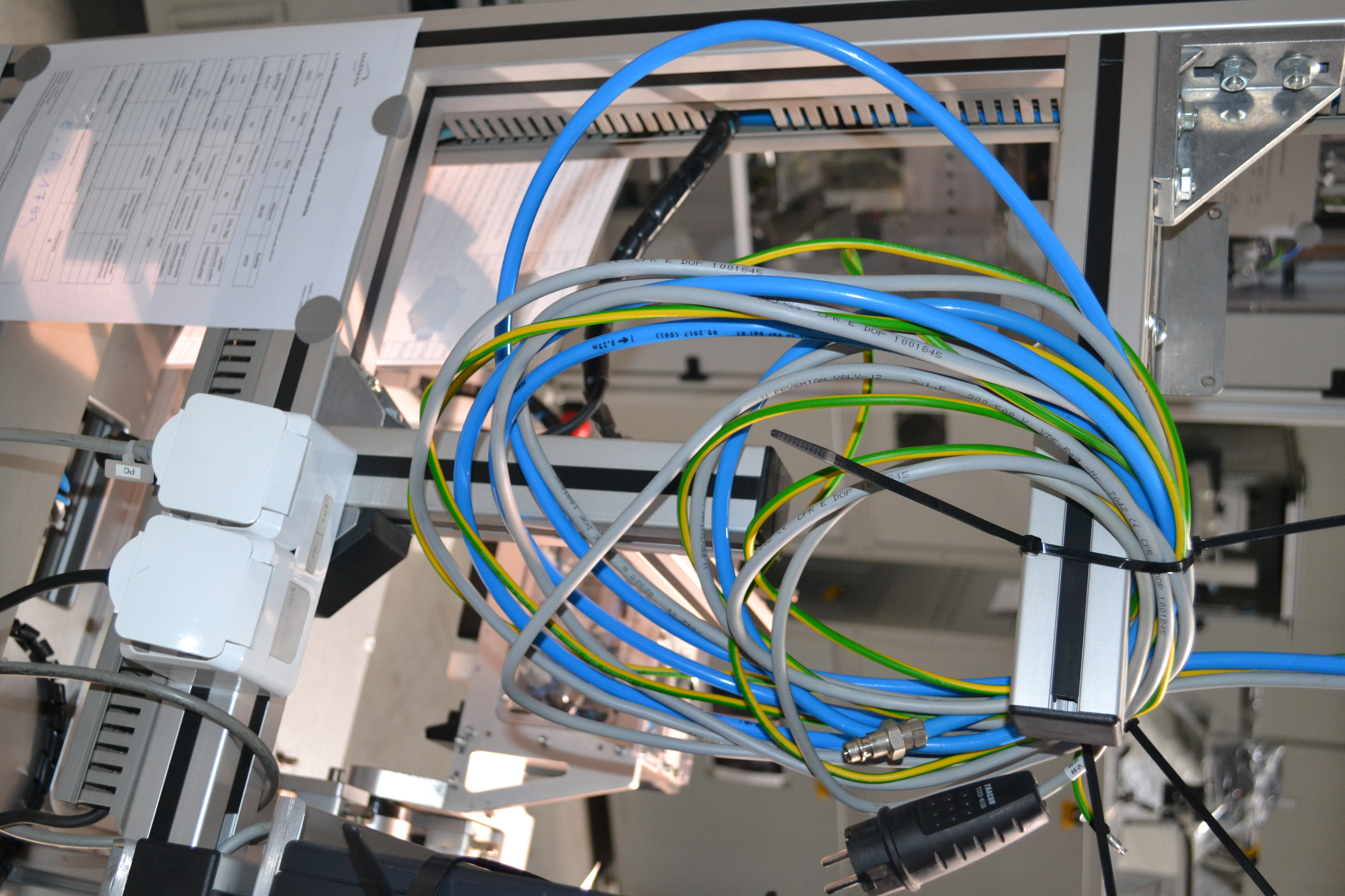 Bontott szerelő munkahely 11