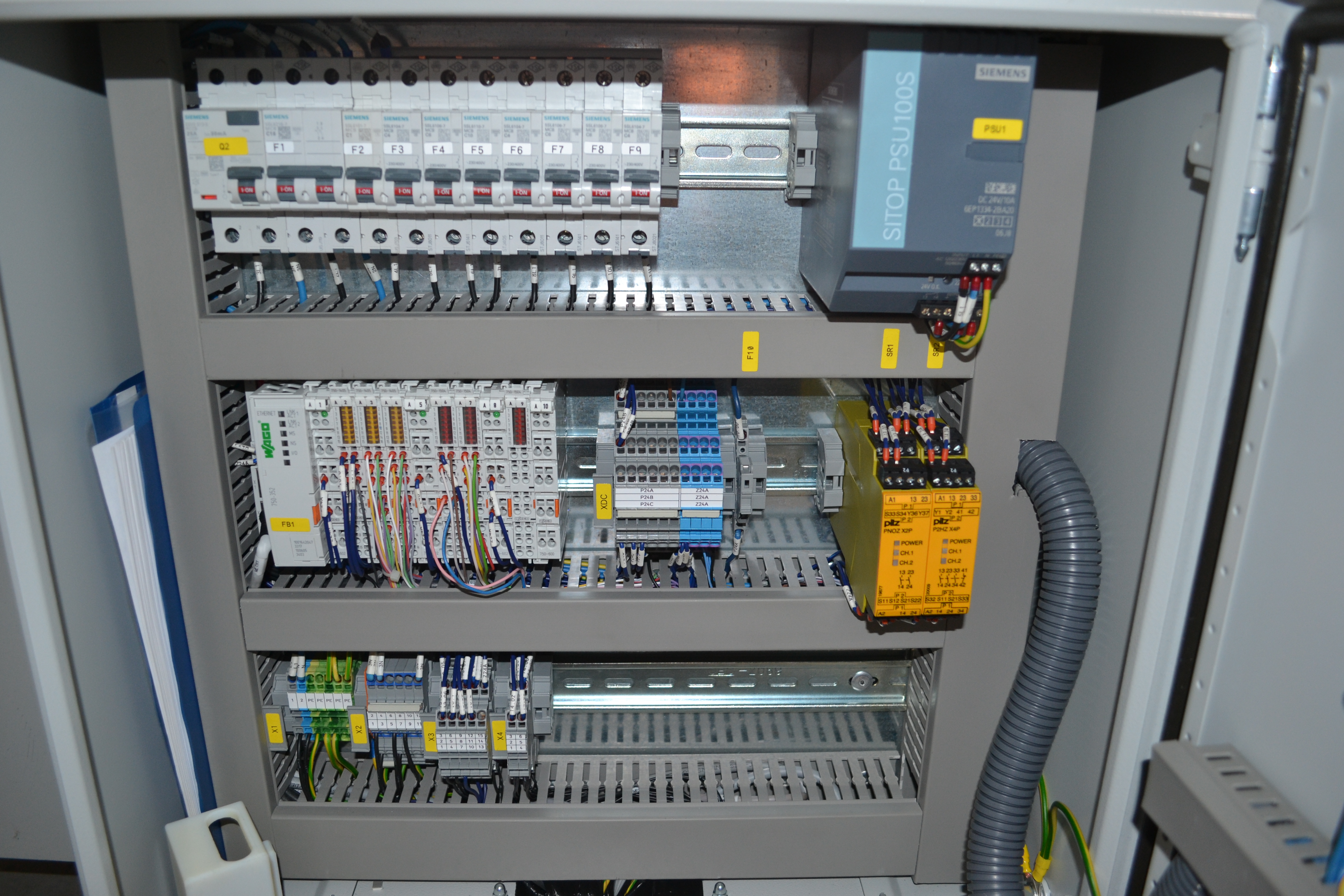 Bontott szerelő munkahely 13