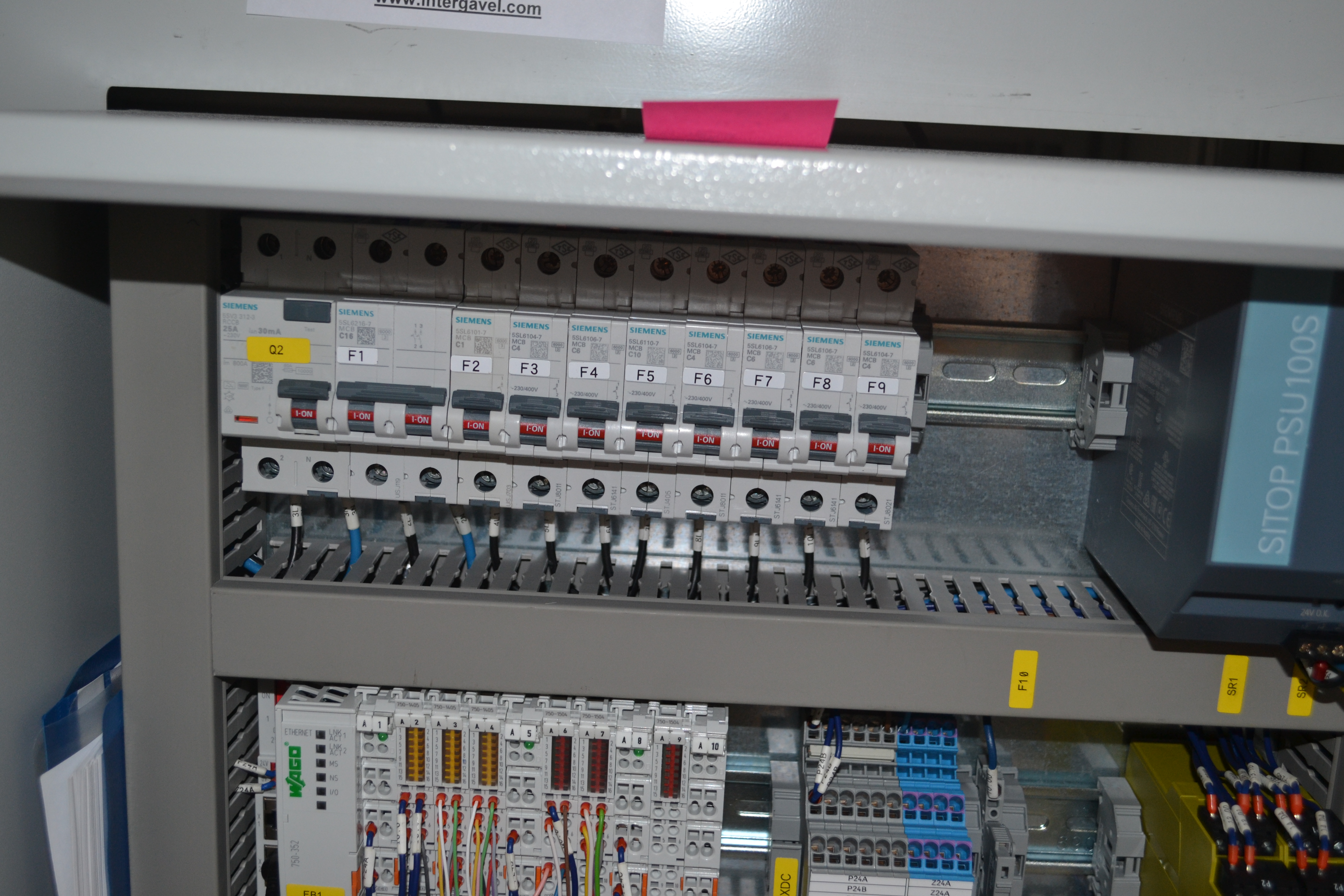 Bontott szerelő munkahely 16