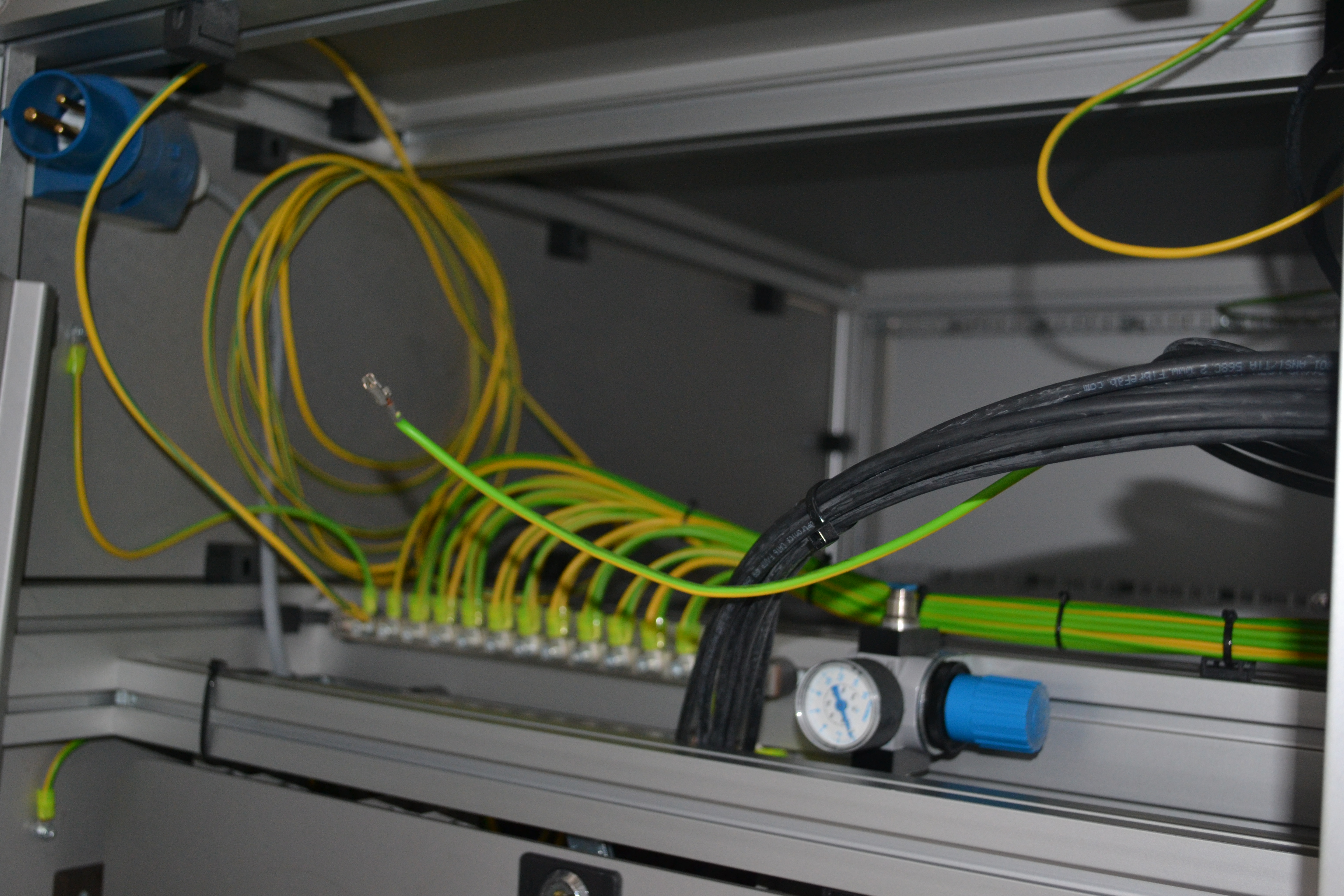 Bontott szerelő célgép 8