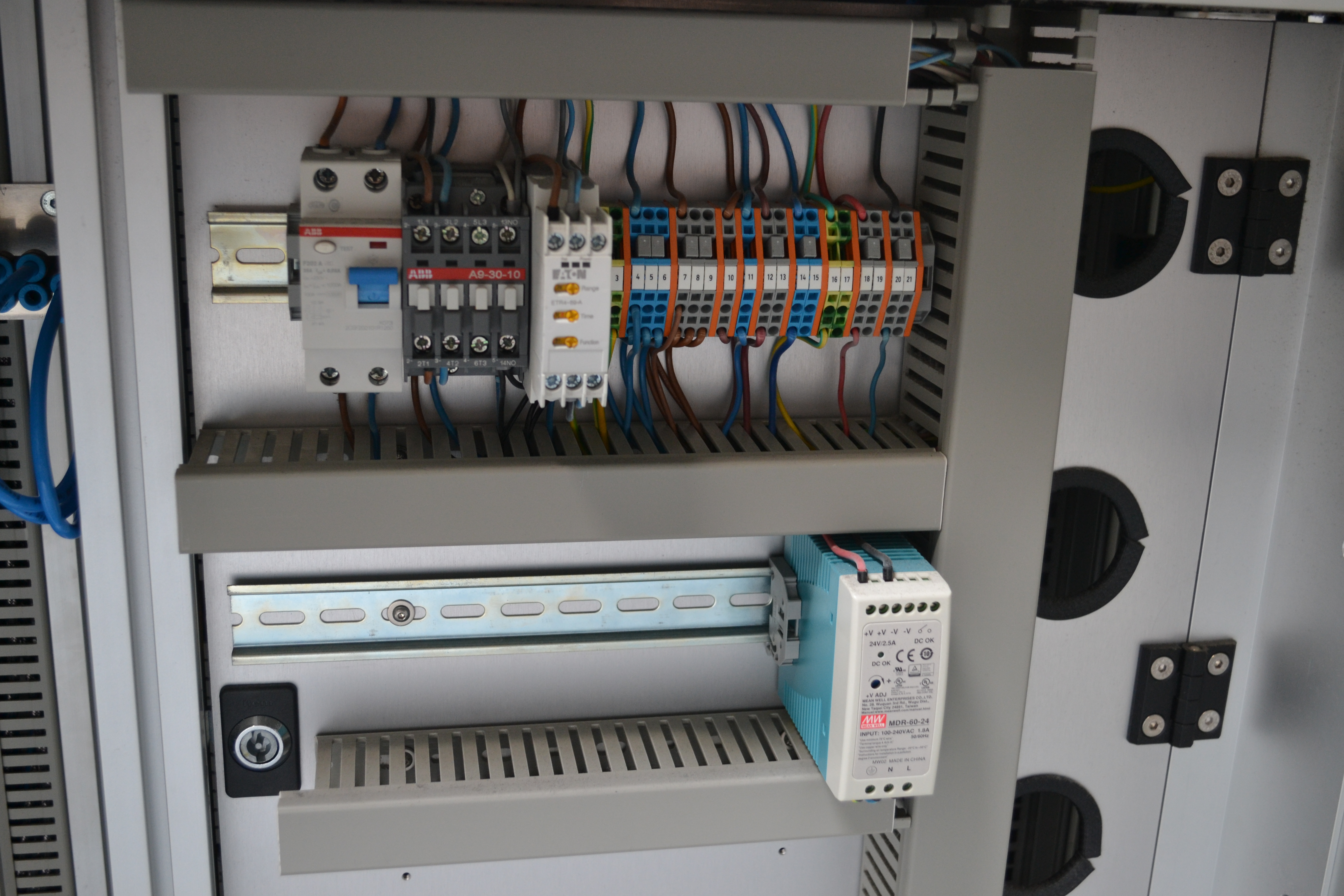 Bontott szerelő célgép 10