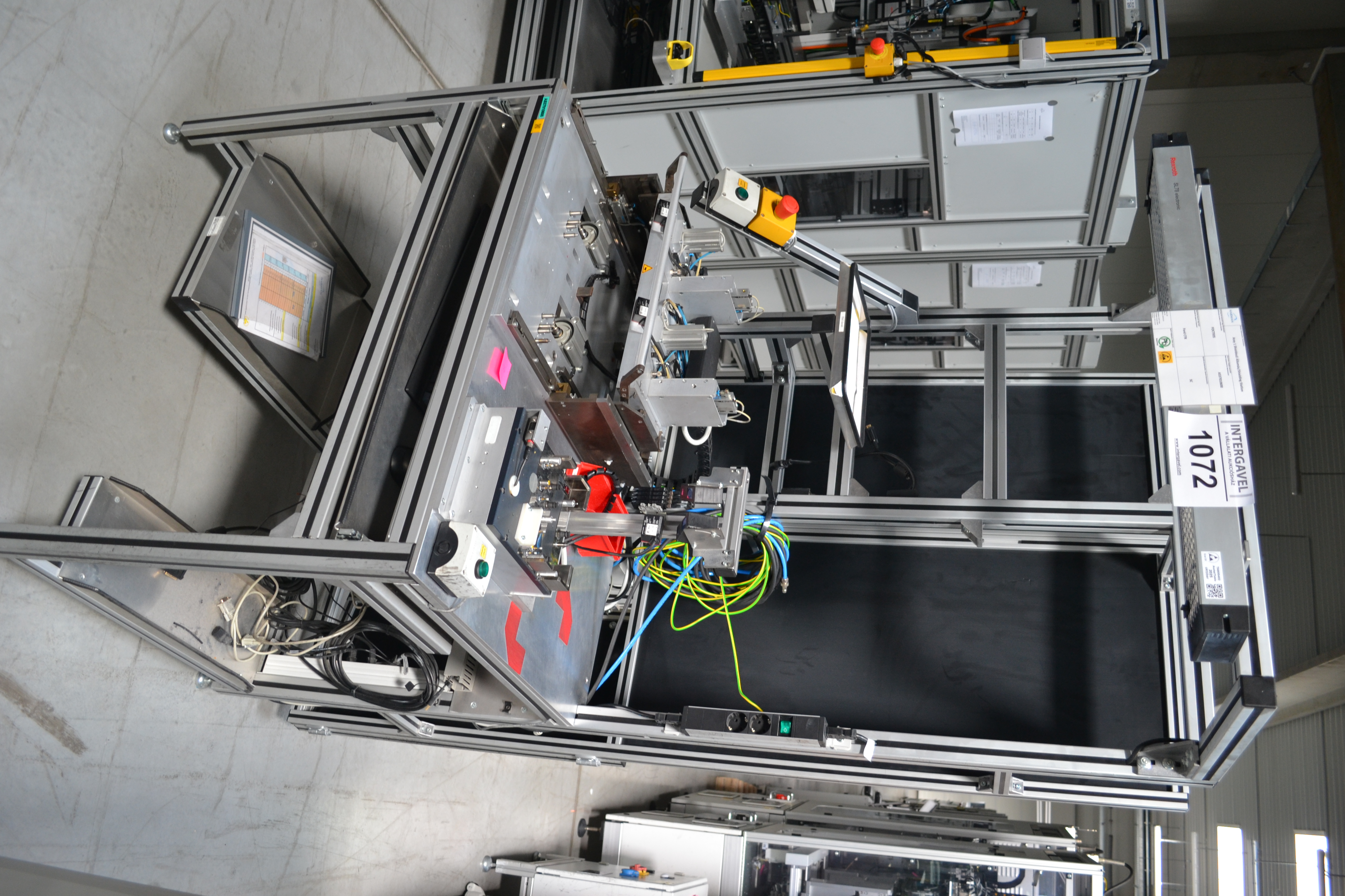 Bontott szerelő munkahely 2