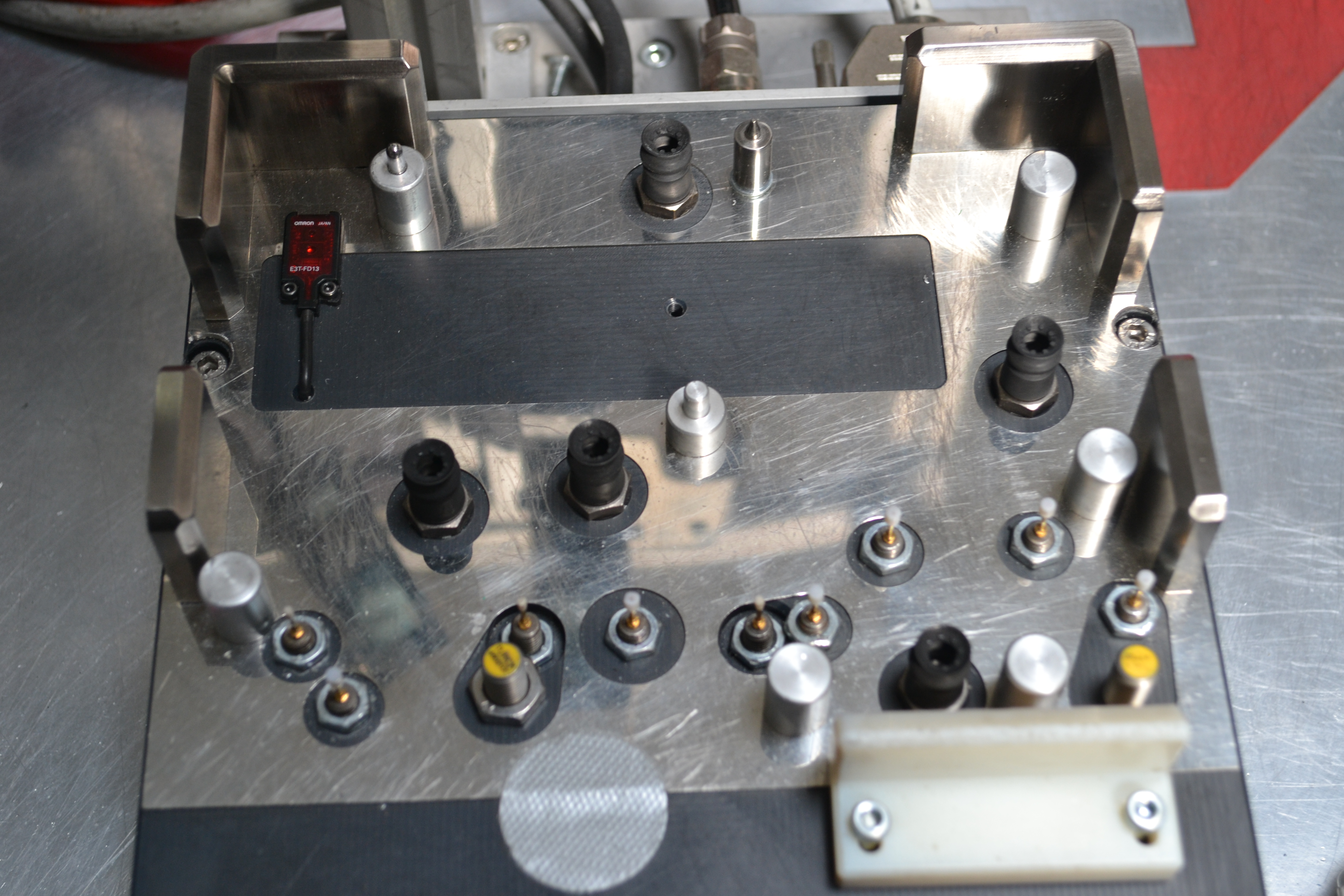 Bontott szerelő munkahely 7