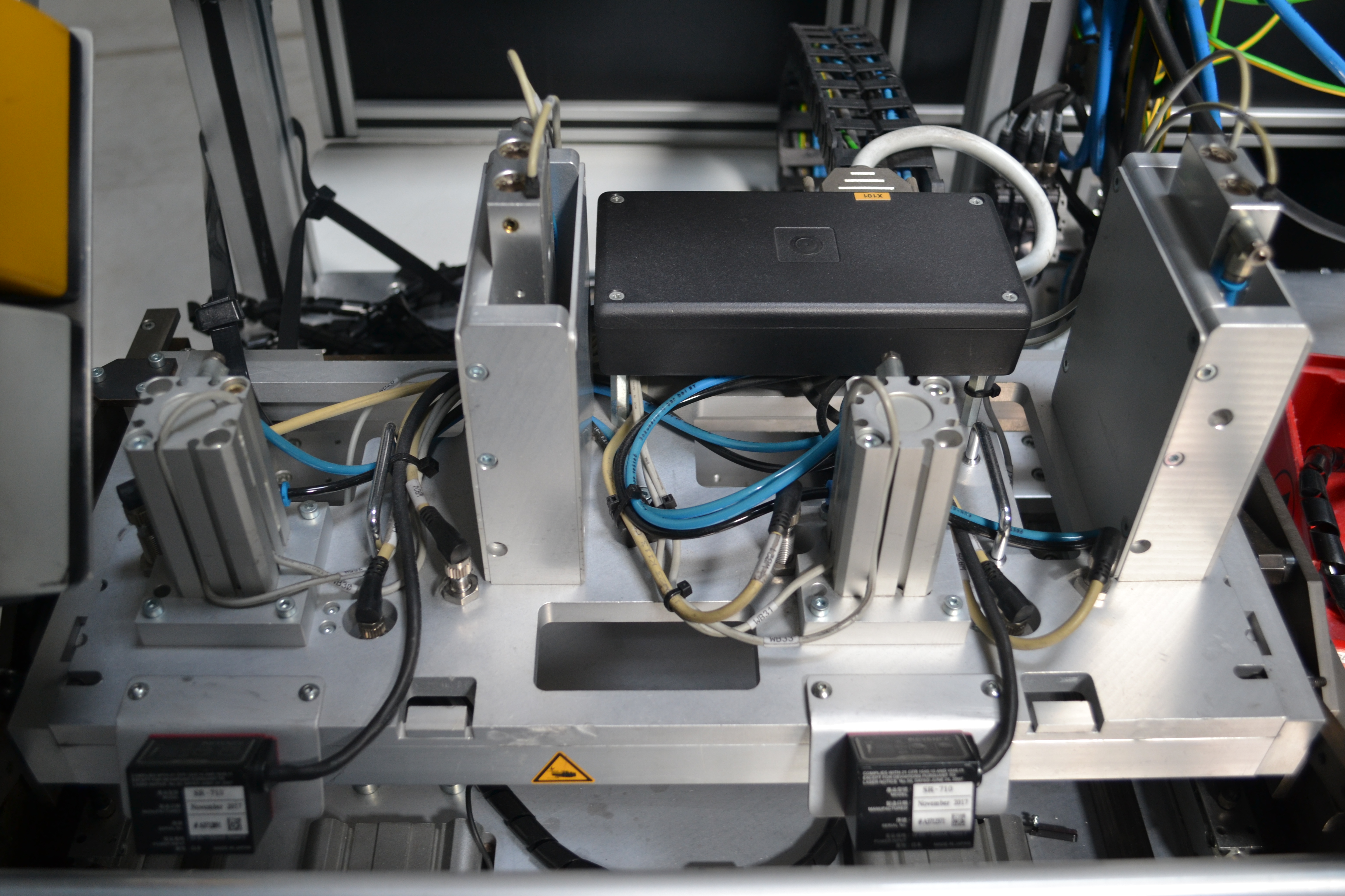 Bontott szerelő munkahely 15