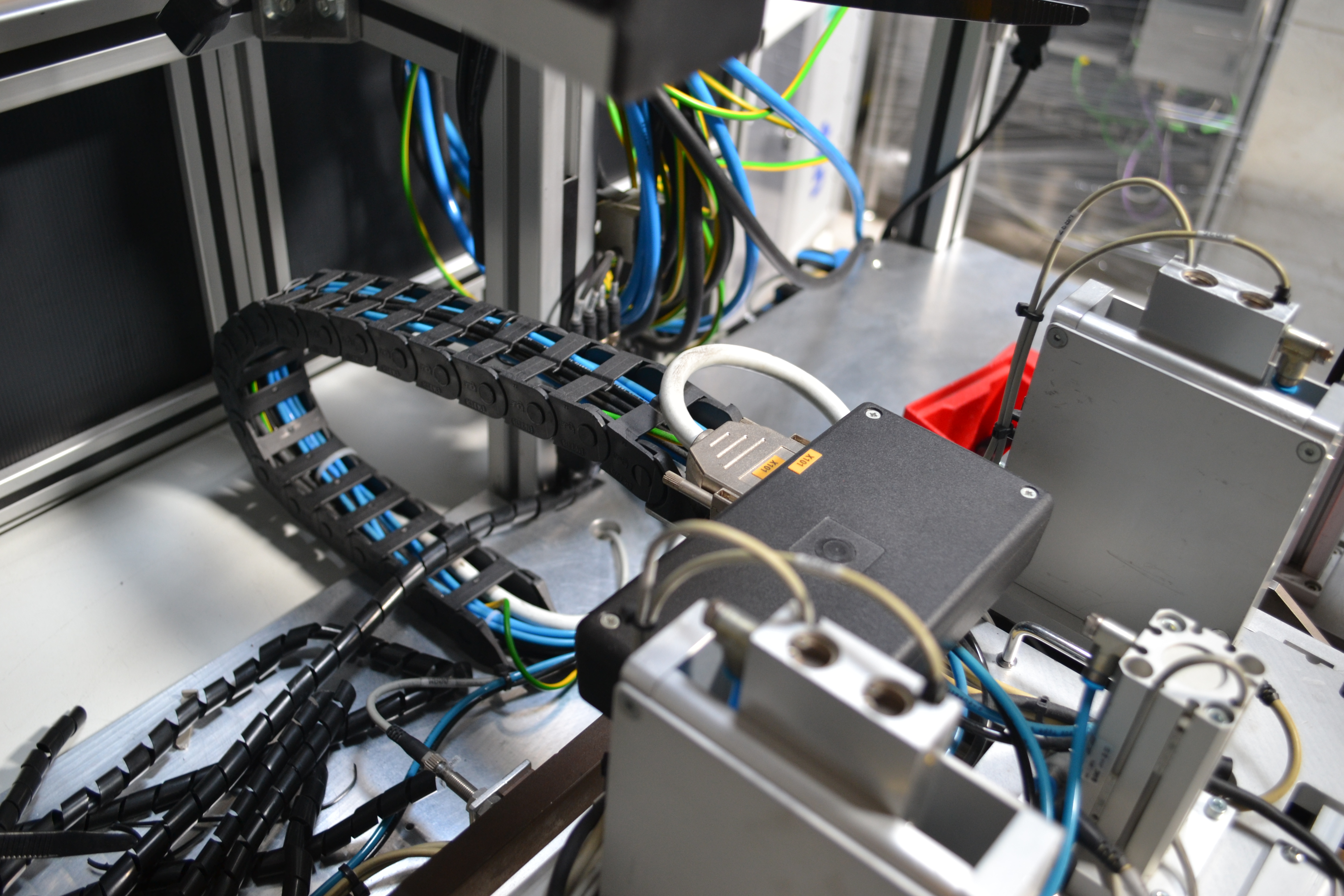 Bontott szerelő munkahely 16