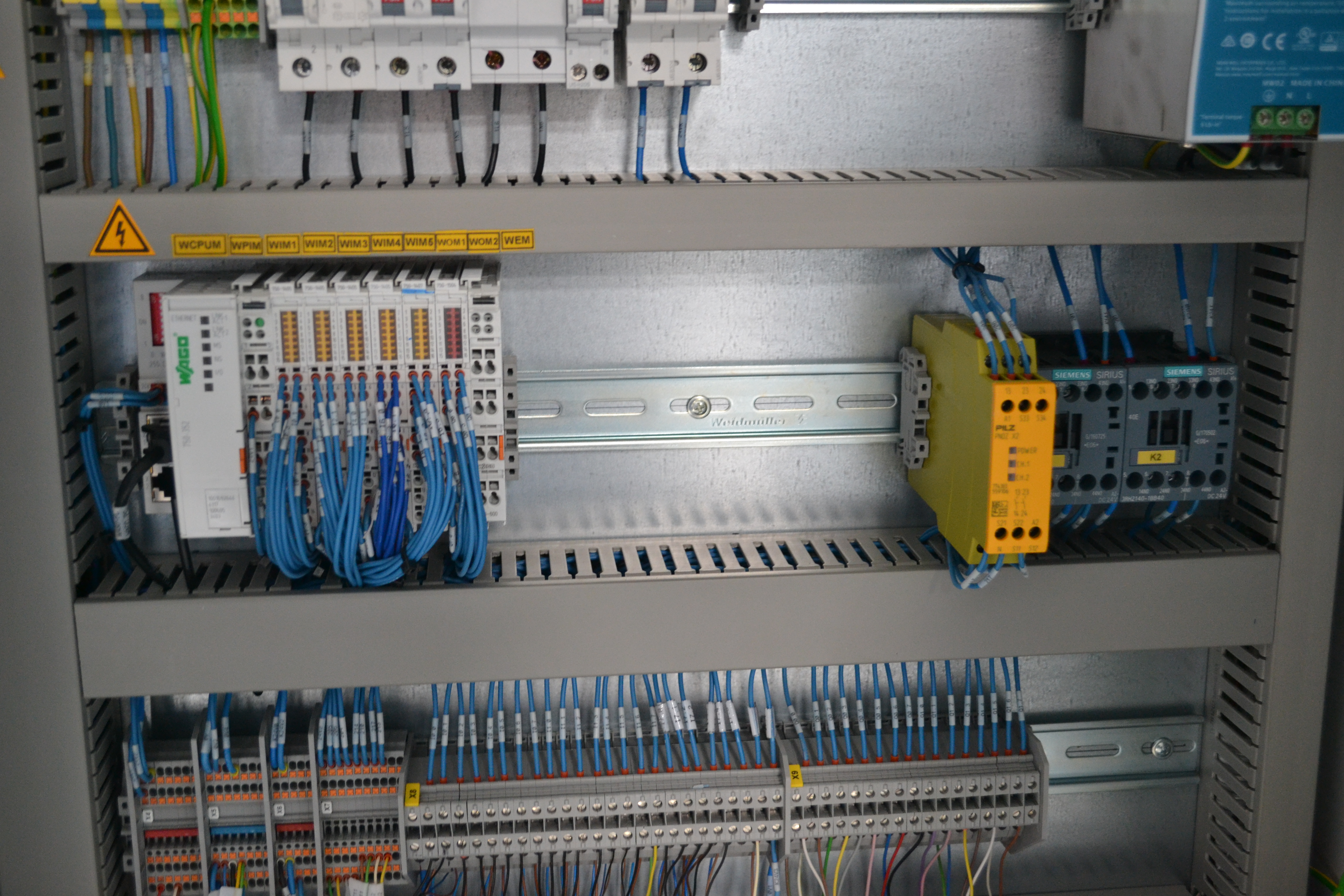 Bontott szerelő munkahely 19