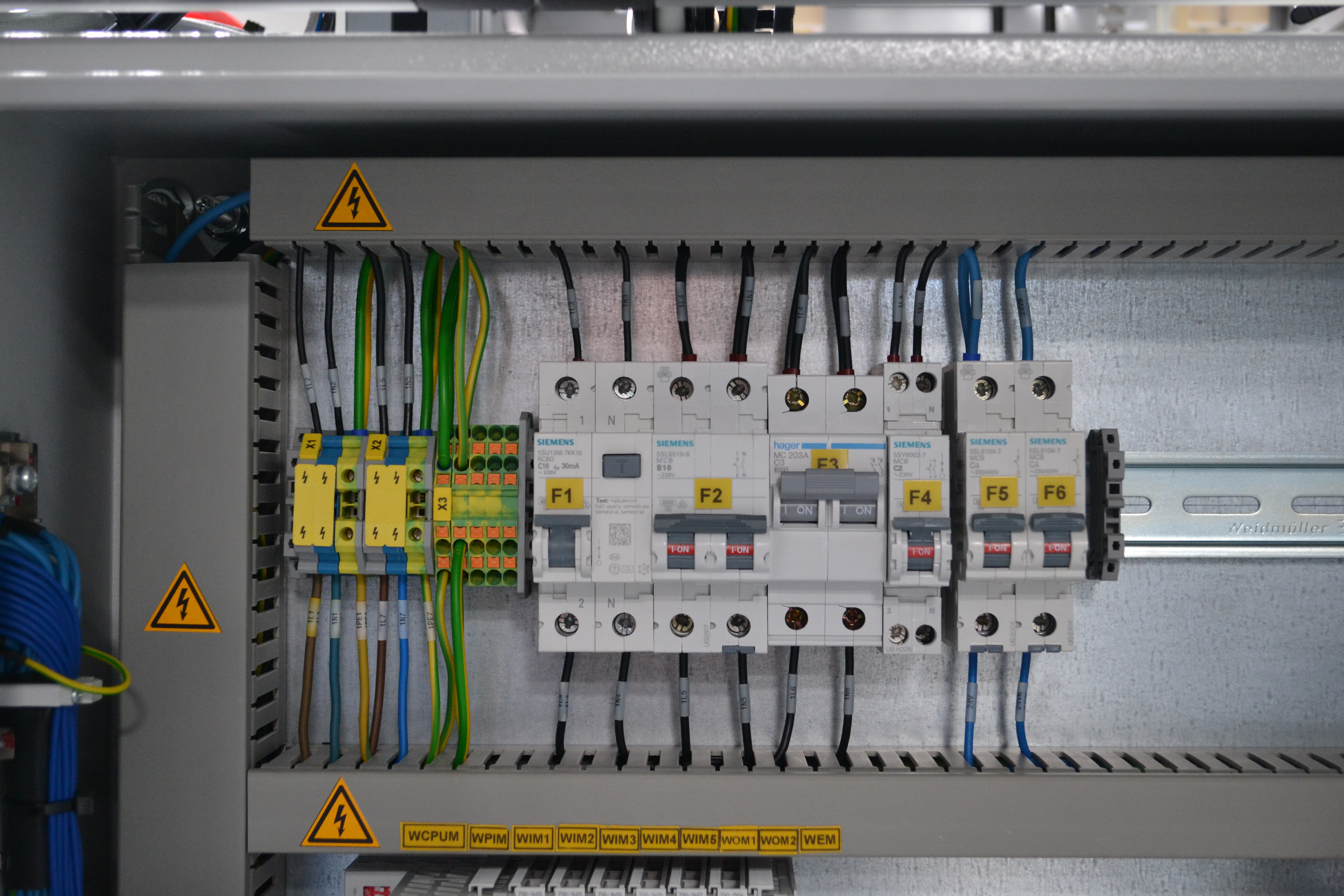 Bontott szerelő munkahely 20