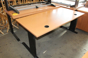 Íróasztal (BENE-1600mm)