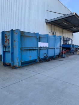 Auction of presses and containers