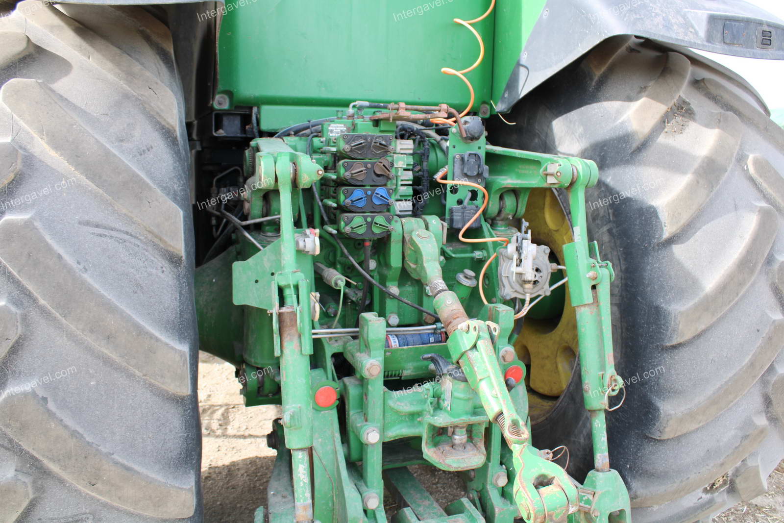 Traktor - John Deere, 8335R
