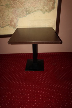 Asztal (barna-800x800)