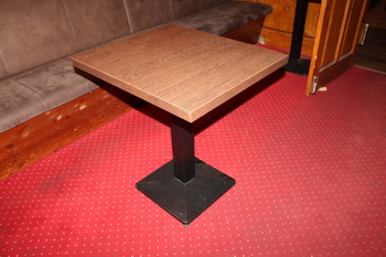 Asztal (barna-600x700)
