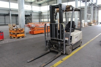 Forklift with forehead torch 9A221113