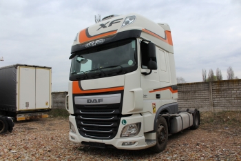 Saddle tractor-DAF XF460FT